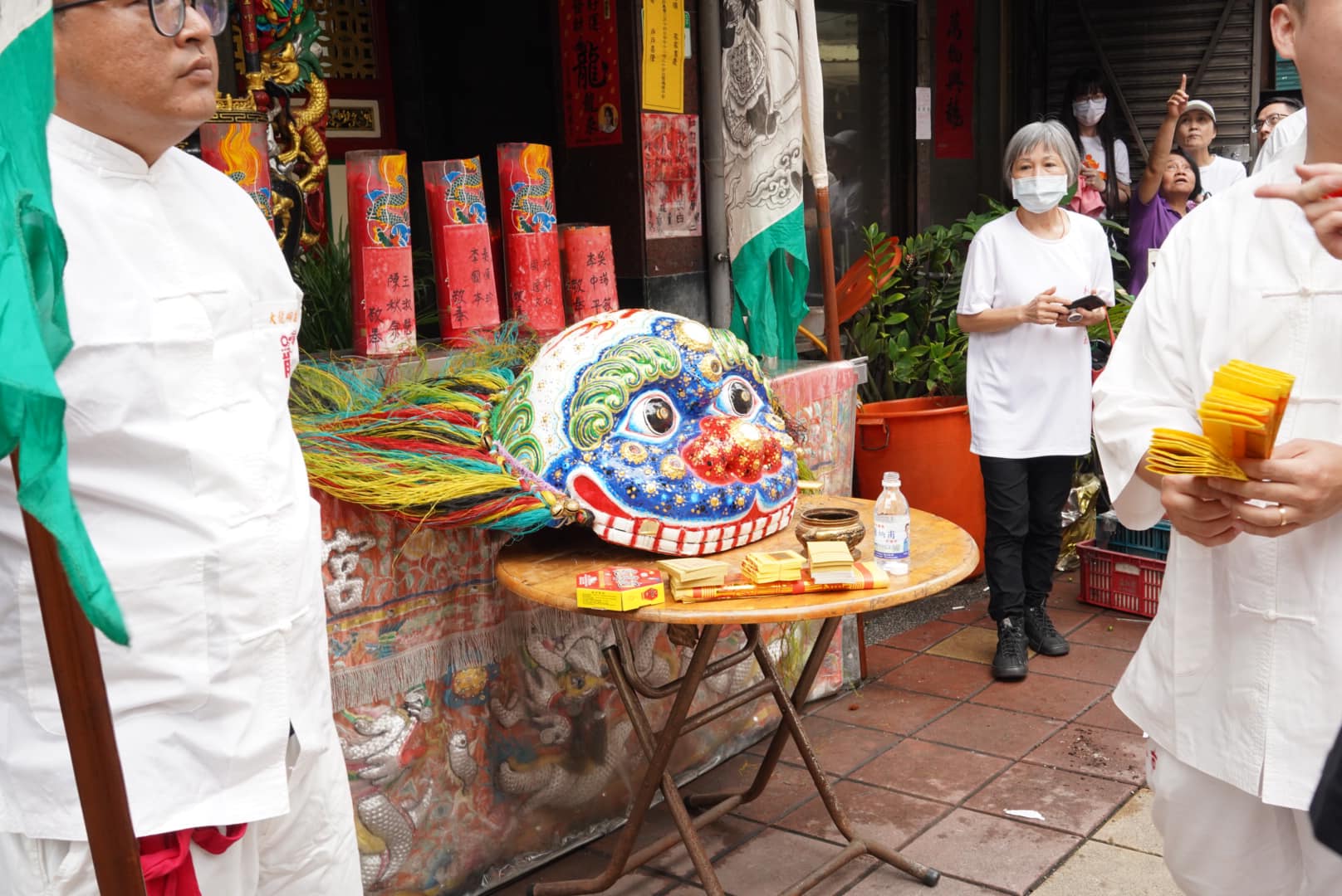 這並不是新興糊紙文化第一次為金獅團做獅頭，但主動提案、跟金獅團討論納入新技術卻是第一次。（攝影／陳晞