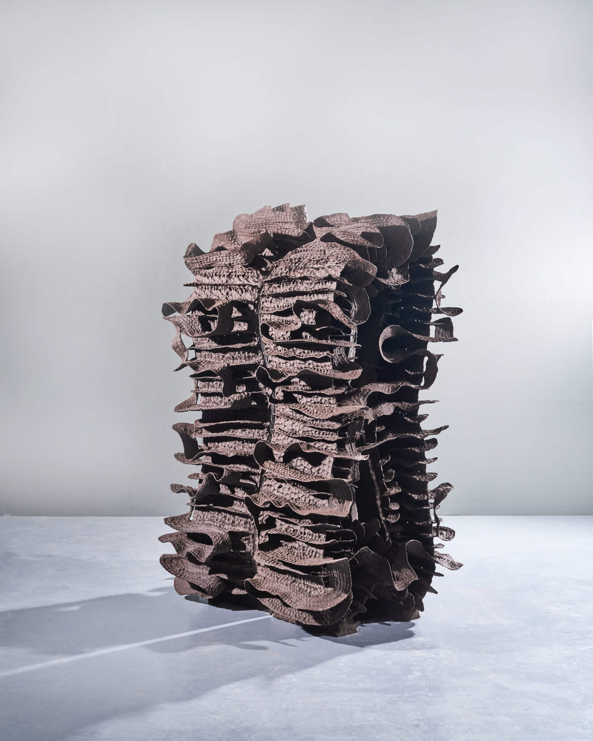 徐永旭，〈2020-23〉，瓷土，85×47×44cm，2020。（弎畫廊提供）