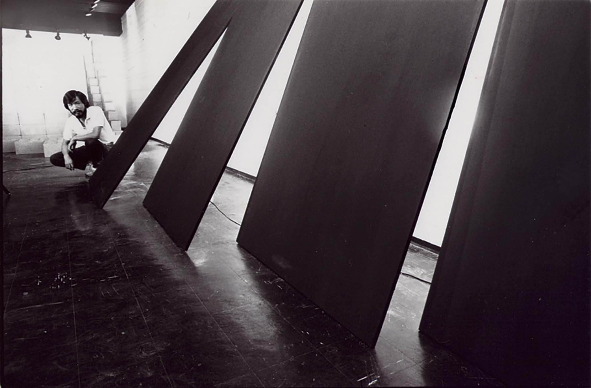 莊普在1983年春之藝廊舉辦的「異度空間」聯展，發表第一件裝置作品《七日之修》。（莊普提供）