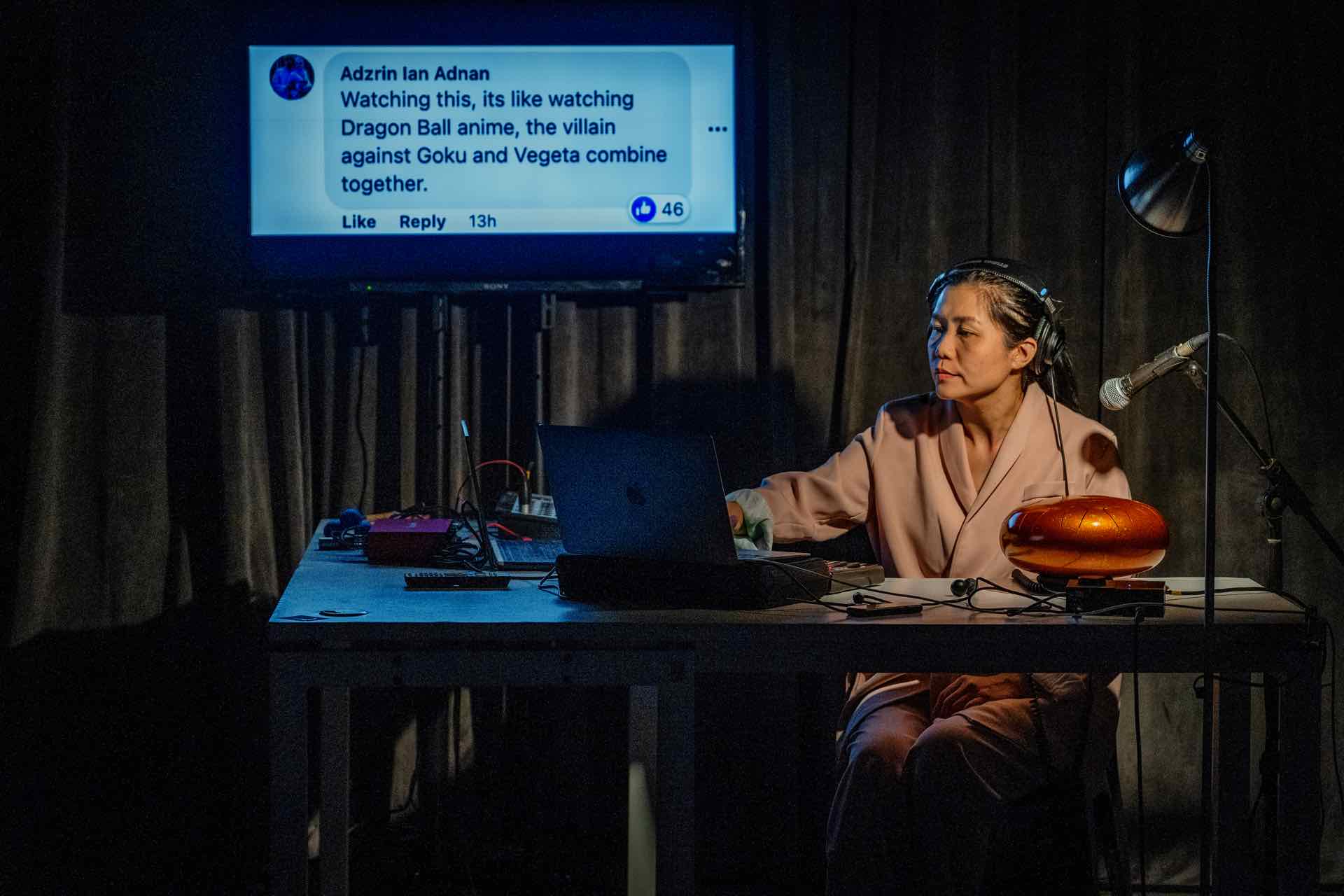 打擊樂手暨作曲家吳繡妤、舞者Steve Goh聯合主創的跨域作品《/// 1 0 ///》。（喬治市藝術節提供）