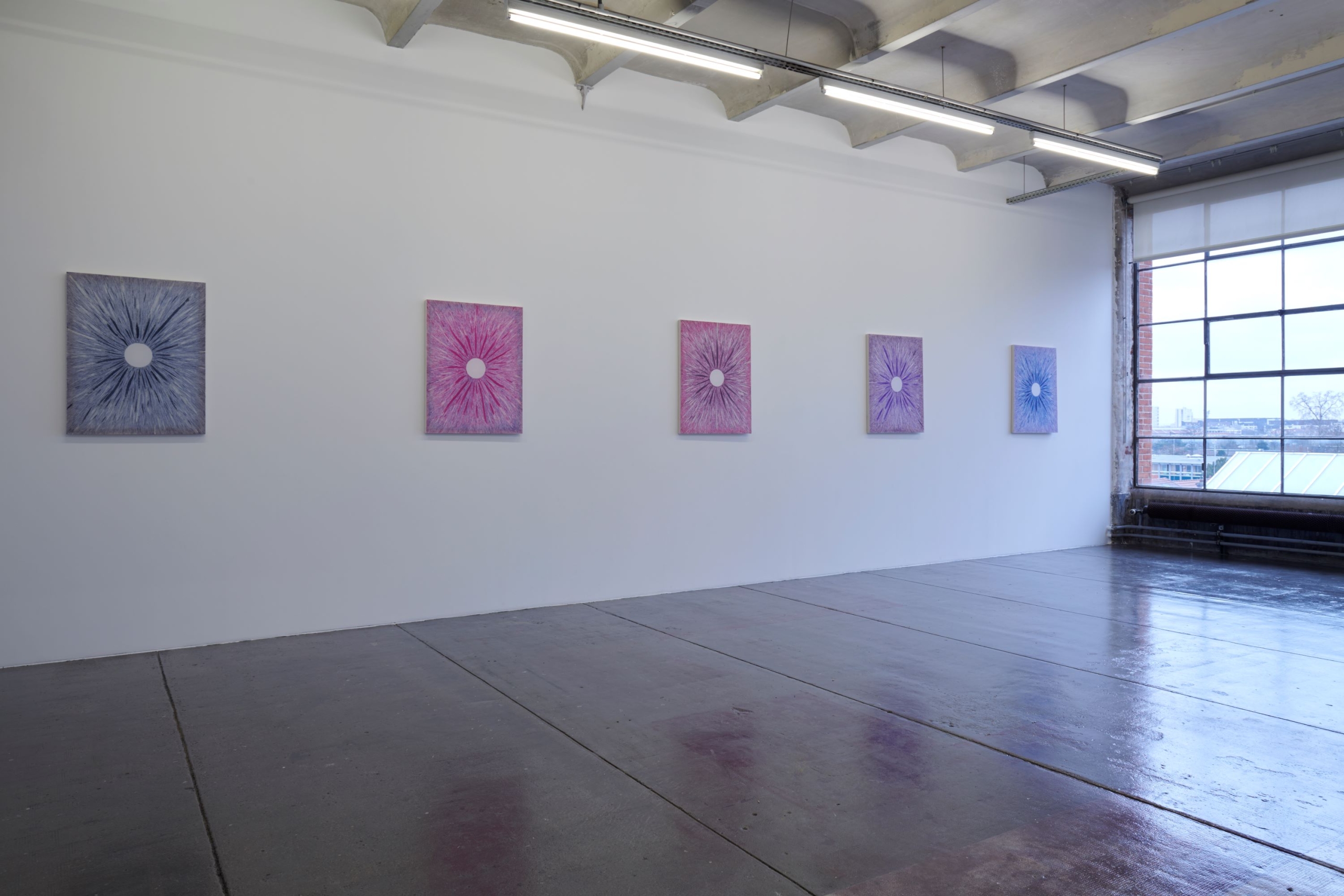 「瓦卡哭泣」一展中，展出路易吉．貝爾特拉姆的「漩渦」（Vortex，2024）系列作品。（攝影／Marc Domage 、le Crédac）
