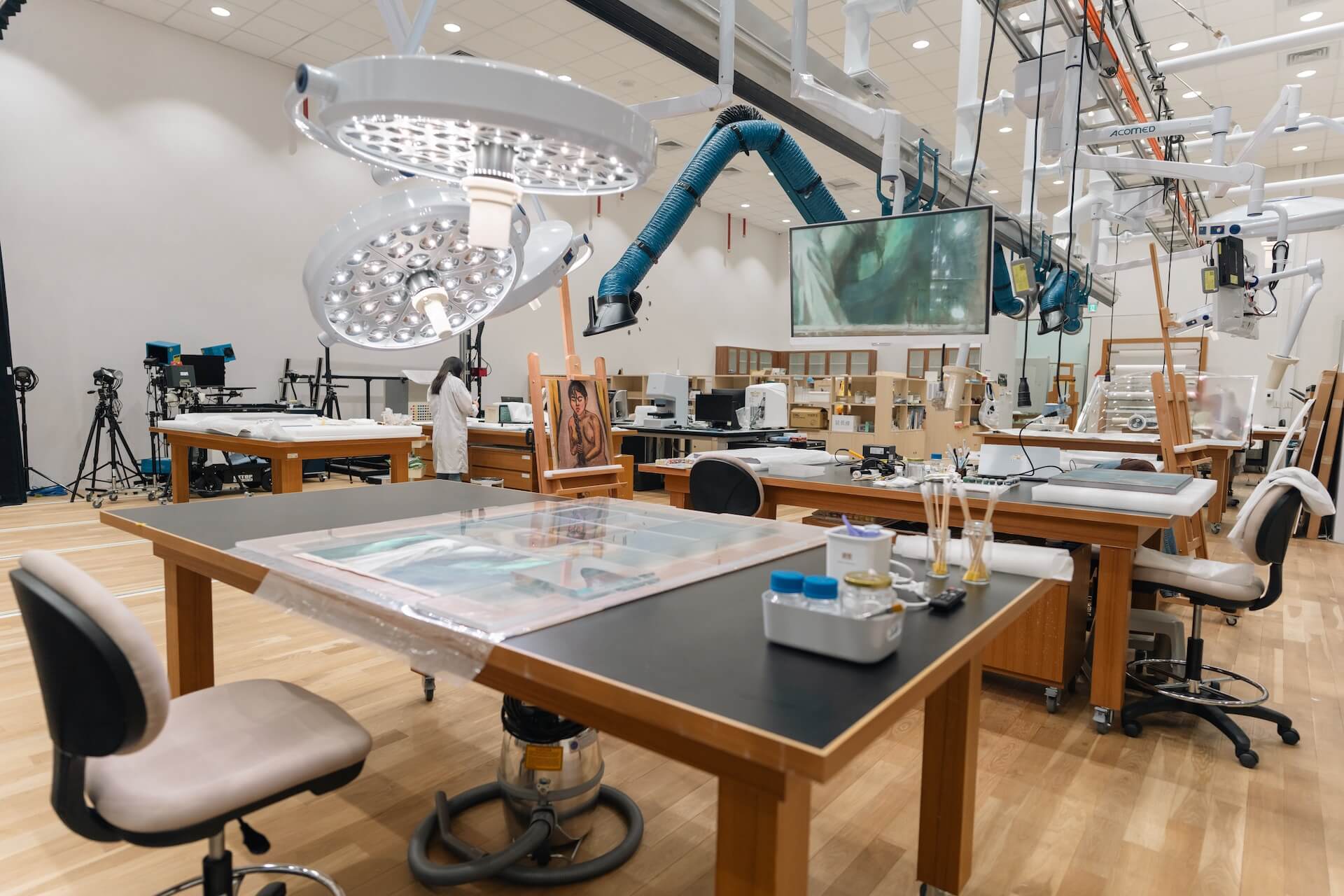 南美館負責藝術品修護的美術科學研究中心。（臺南市美術館提供）