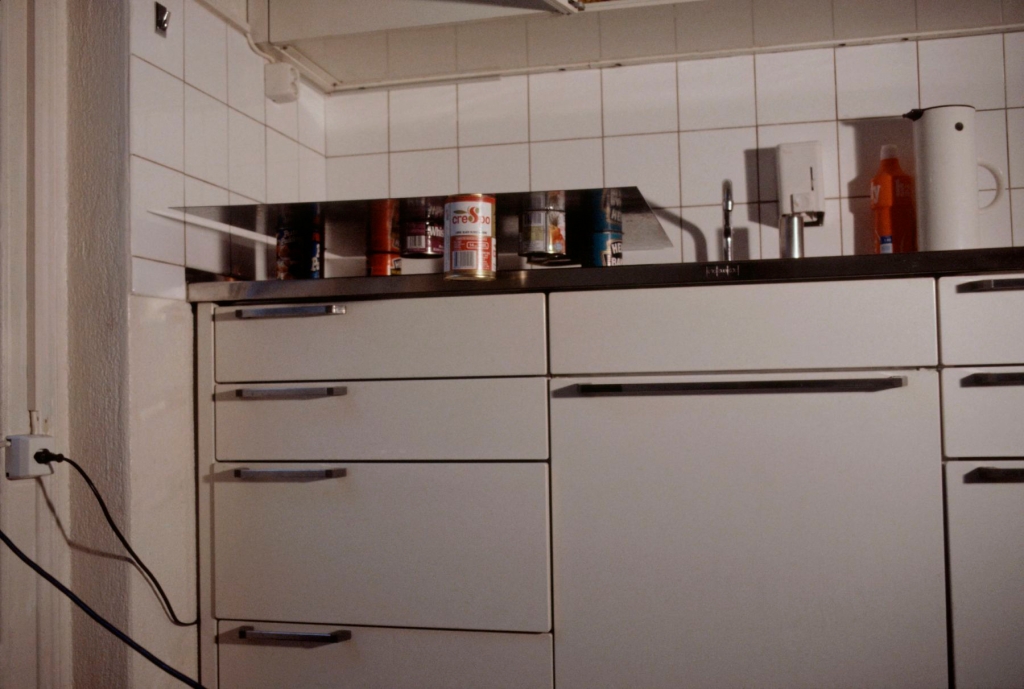 廚房（The Kitchen Show），理查德．溫特沃茲（Richard Wentworth），1991／圖片來源：Ways of Curating