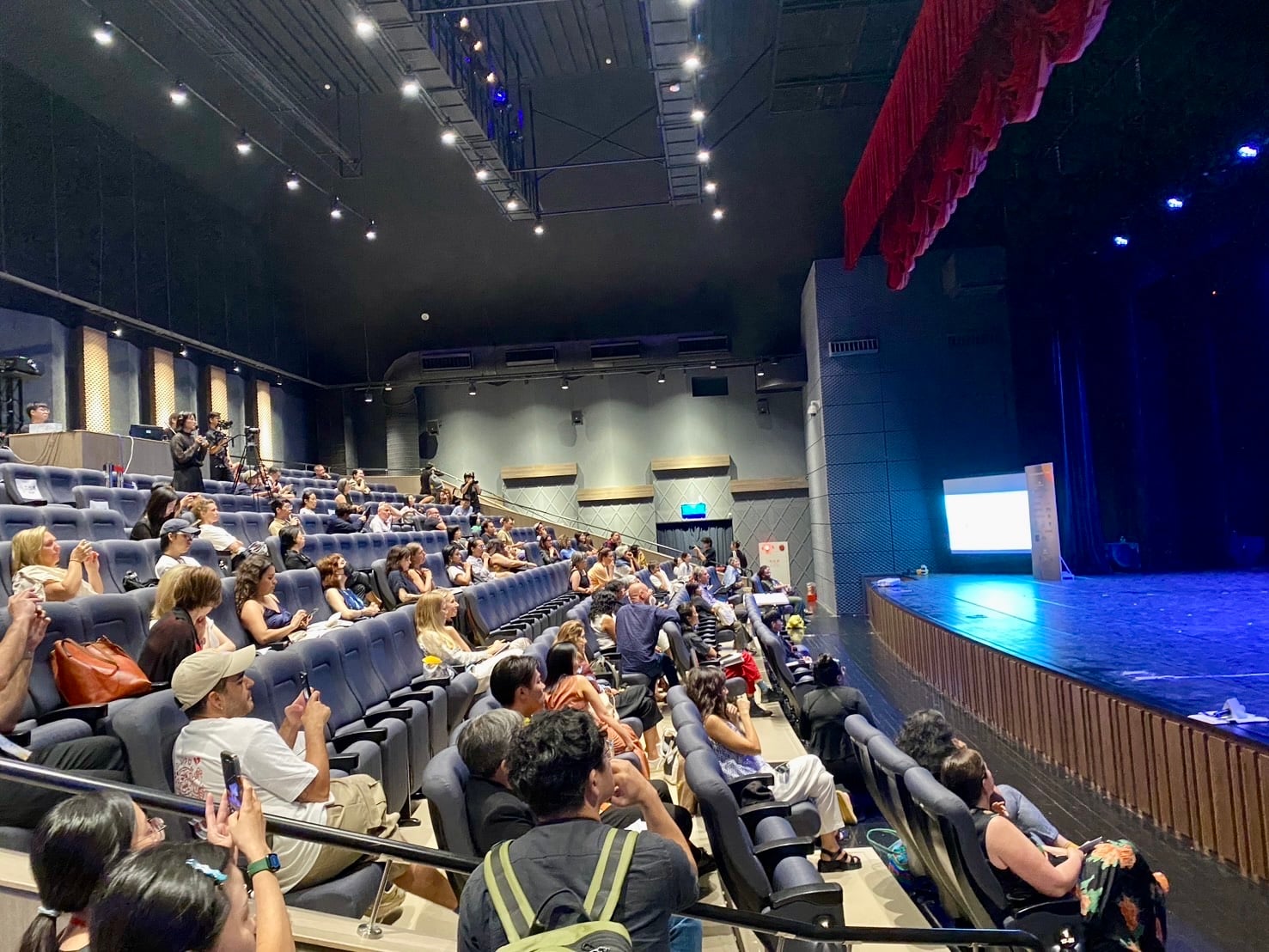 藝術進駐影響力評估制度的建制，也必然迴向影響藝術進駐在臺灣的未來走向。圖為「文化影響力：藝術進駐的評估機制」座談現場。（本刊資料室）