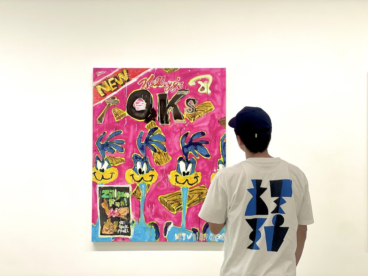 藝術家KINJO與作品之合影。（DOPENESS ART LAB提供）
