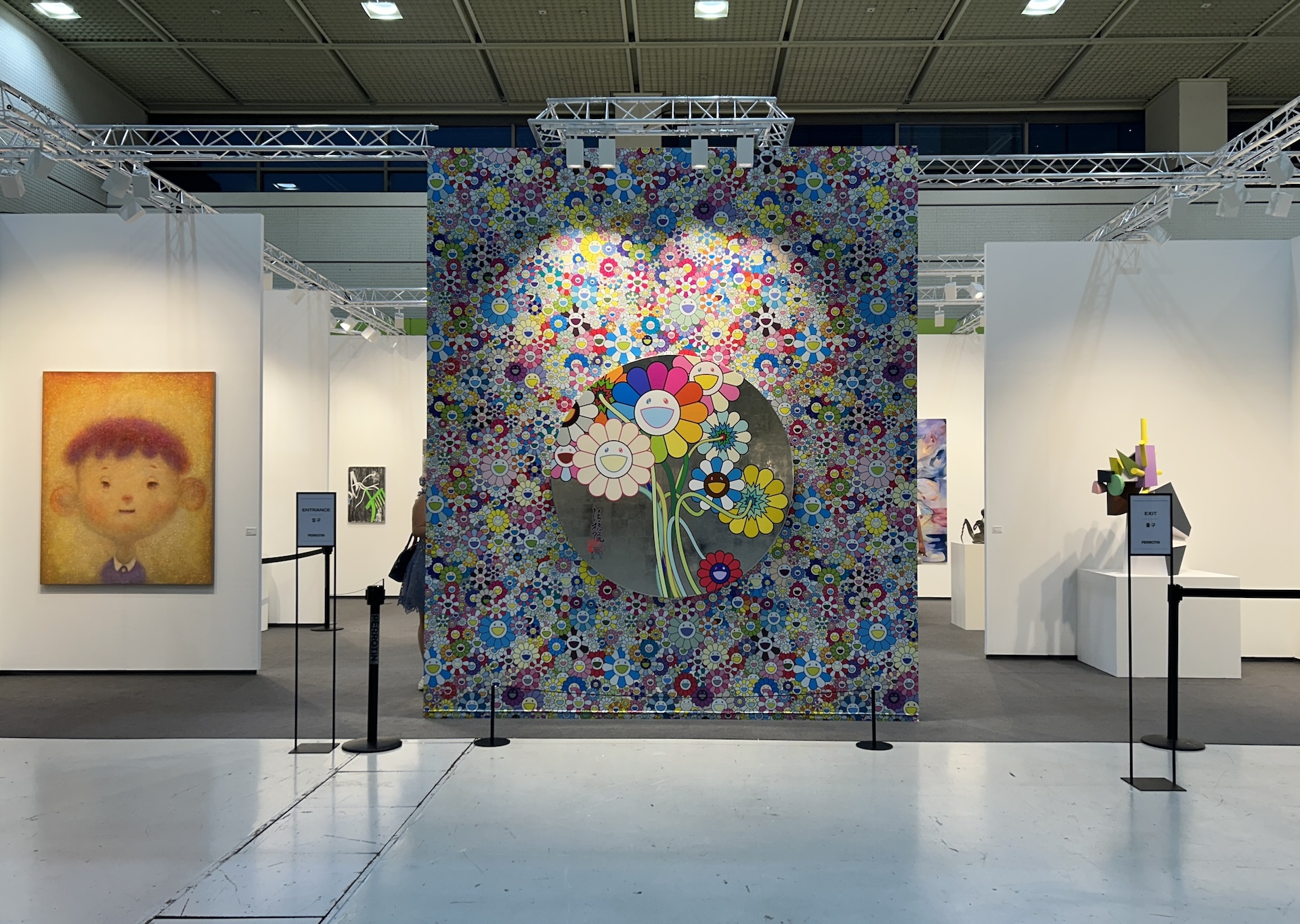 在首爾也有空間的貝浩登（Perrontin）以剛結束京都京瓷美術館個展的村上隆作為主要作品。（攝影／翁浩原）