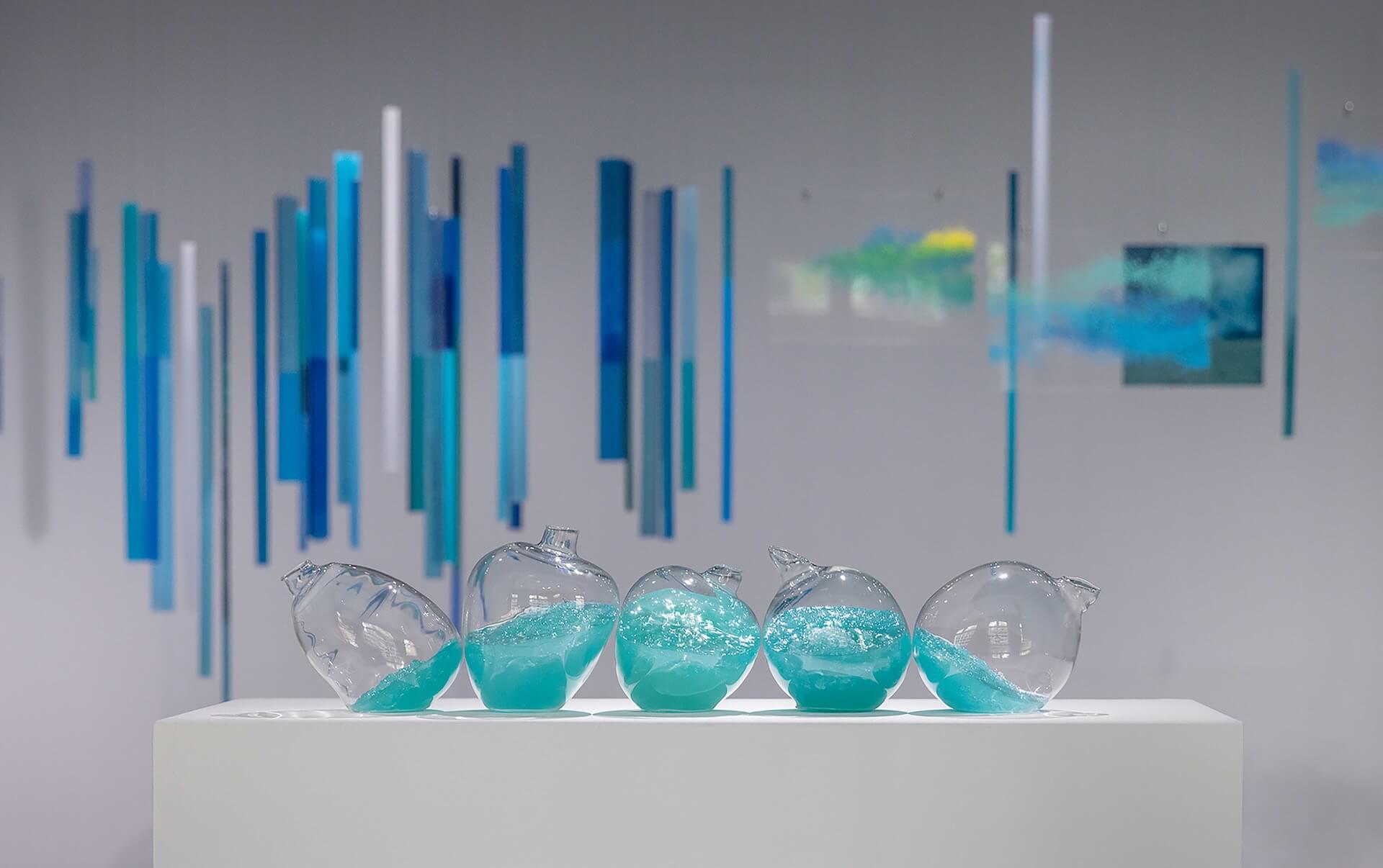 王怡婷（Yi Ting Wang），《部分的臺灣》，玻璃、環氧樹脂，16×82×15cm，2023。（圖片來源：台北當代藝術館MoCA Taipei）