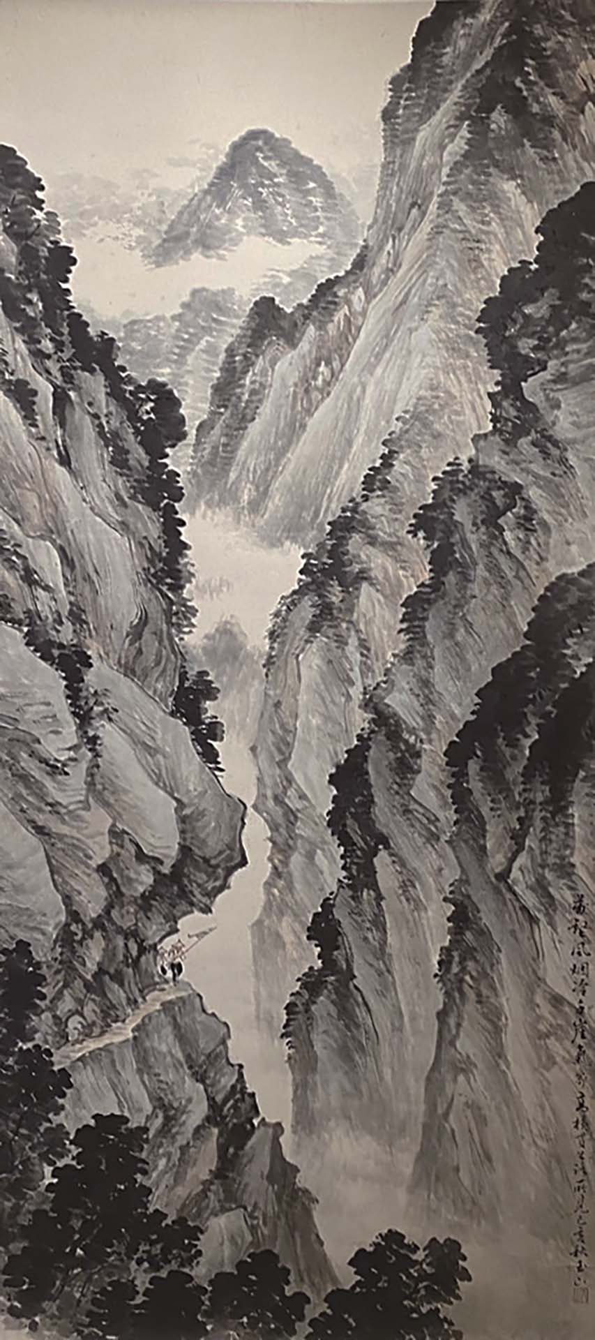 林玉山〈橫貫公路寫生隊〉，紙本淡彩，136×22公分，國立臺灣美術館藏。（攝影／朱佑霖）