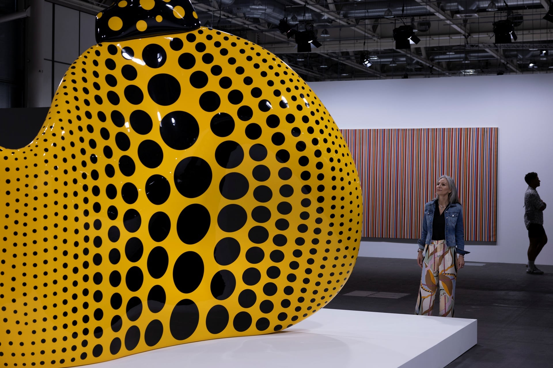 Installation view Yayoi Kusama, ‘Aspiring to Pumpkin’s Love, the Love in My Heart’, 2023. Presented by David Zwirner at…