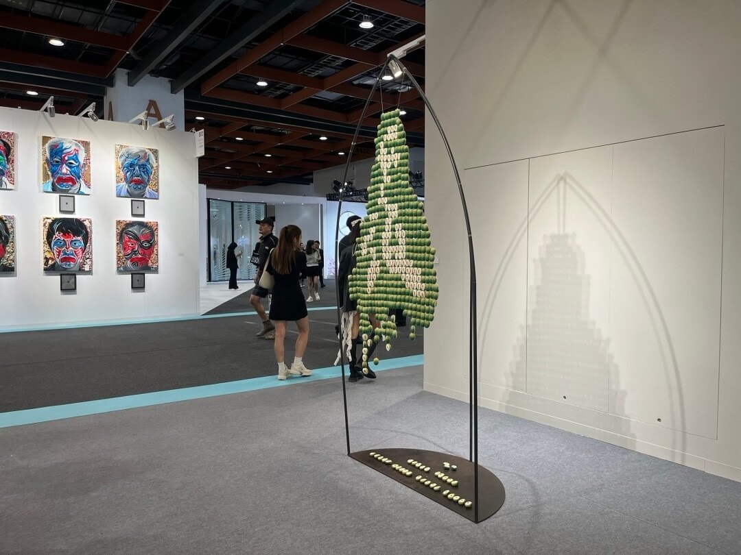 瑪籟・瑪卡卡如萬（Malay Makakazuwan）作品於2024 ART TAPEI「原住民族藝術特區」展出。（圖／本刊編輯部）