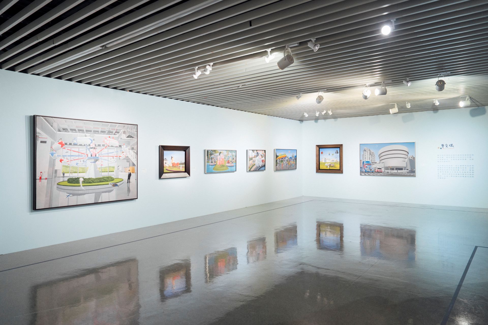 藝術家曹文瑞展出一系列「普普超現實主義」風格作品。（桃園市立美術館提供，攝影／透島影業）