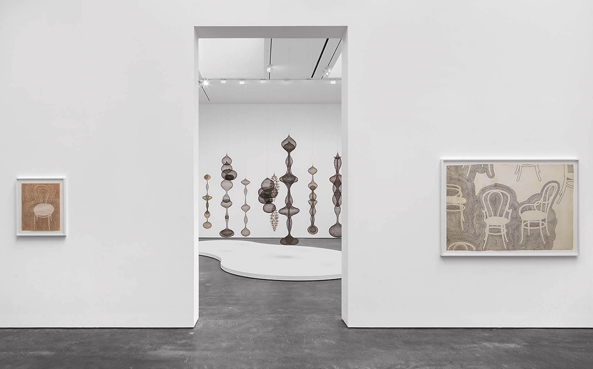 2021年11至12月間於紐約卓納畫廊舉辦的「Ruth Asawa：All Is Possible」展場一隅。（Artwork © 2021 Ruth Asawa Lanier, Inc. / Artists Rights Society（…