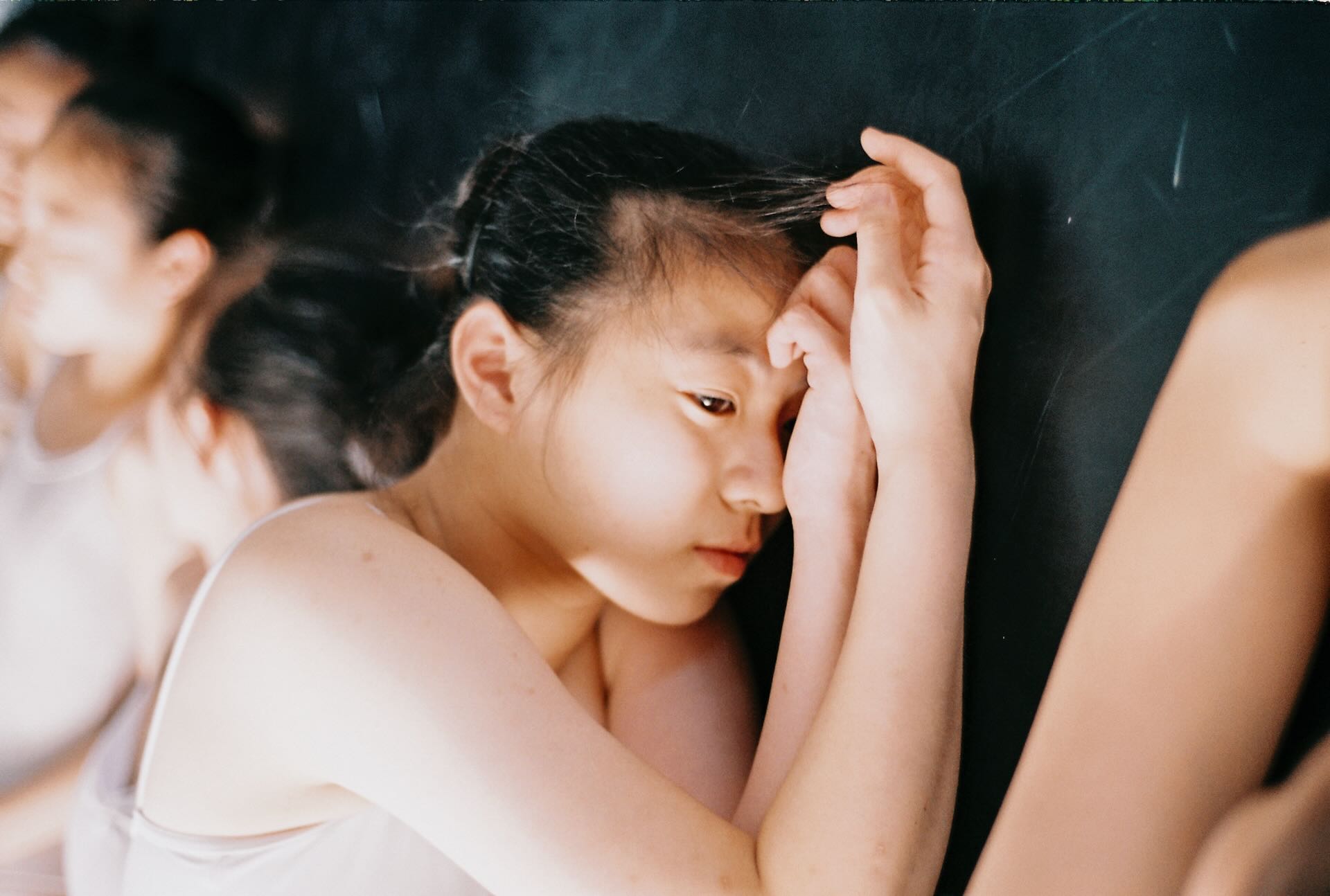 原來面對妹妹中斷跳舞，同時也是面對自己，也讓洛瑤開始想著難道舞蹈教育真的只有這種可能嗎。圖為《跳舞的人》劇照，攝影／陳俐利