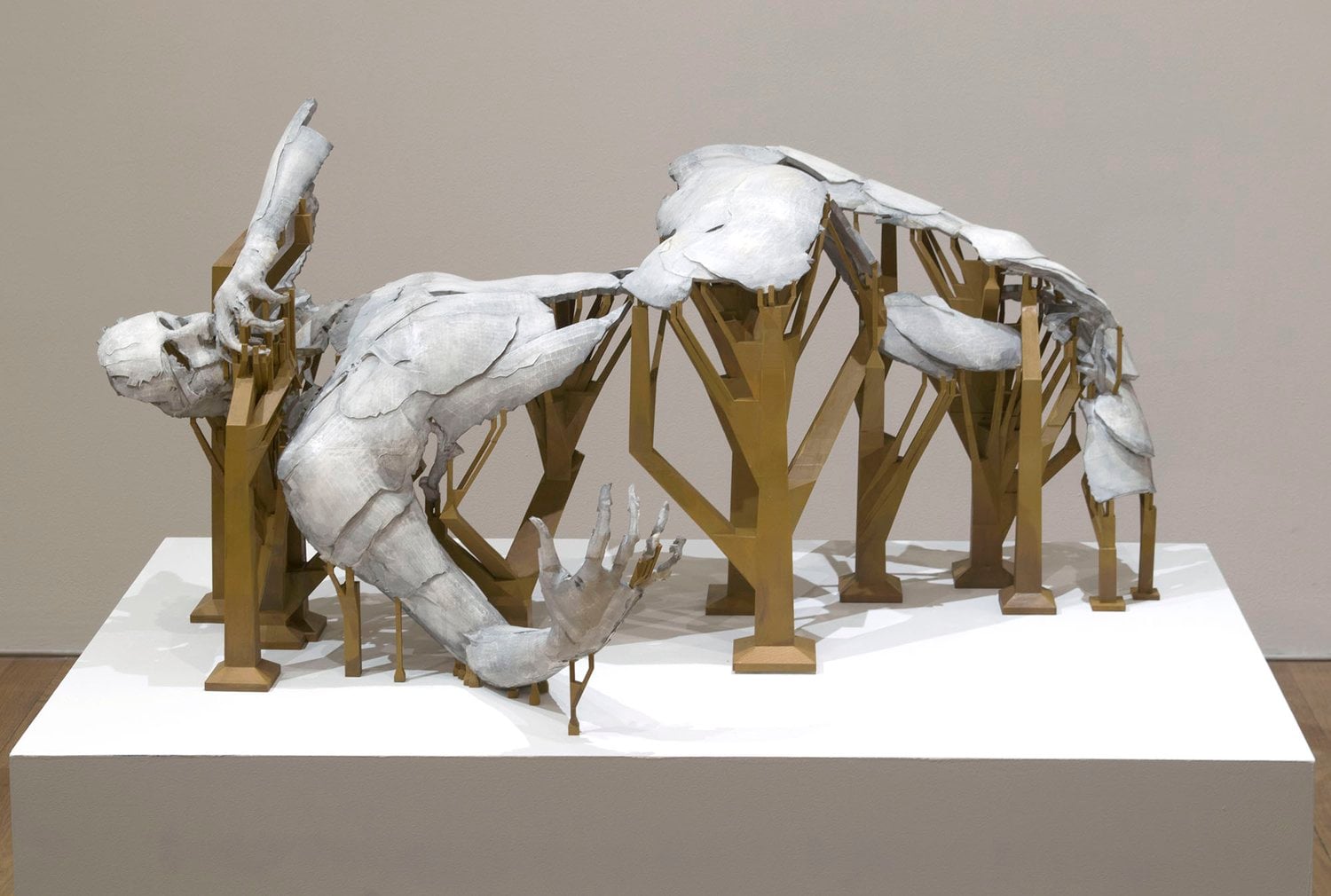 Sophie Kahn，《Machines for Suffering I》，2018，3D print (laser-sintered nylon) from 3D laser scan，gesso and acrylic paint o…