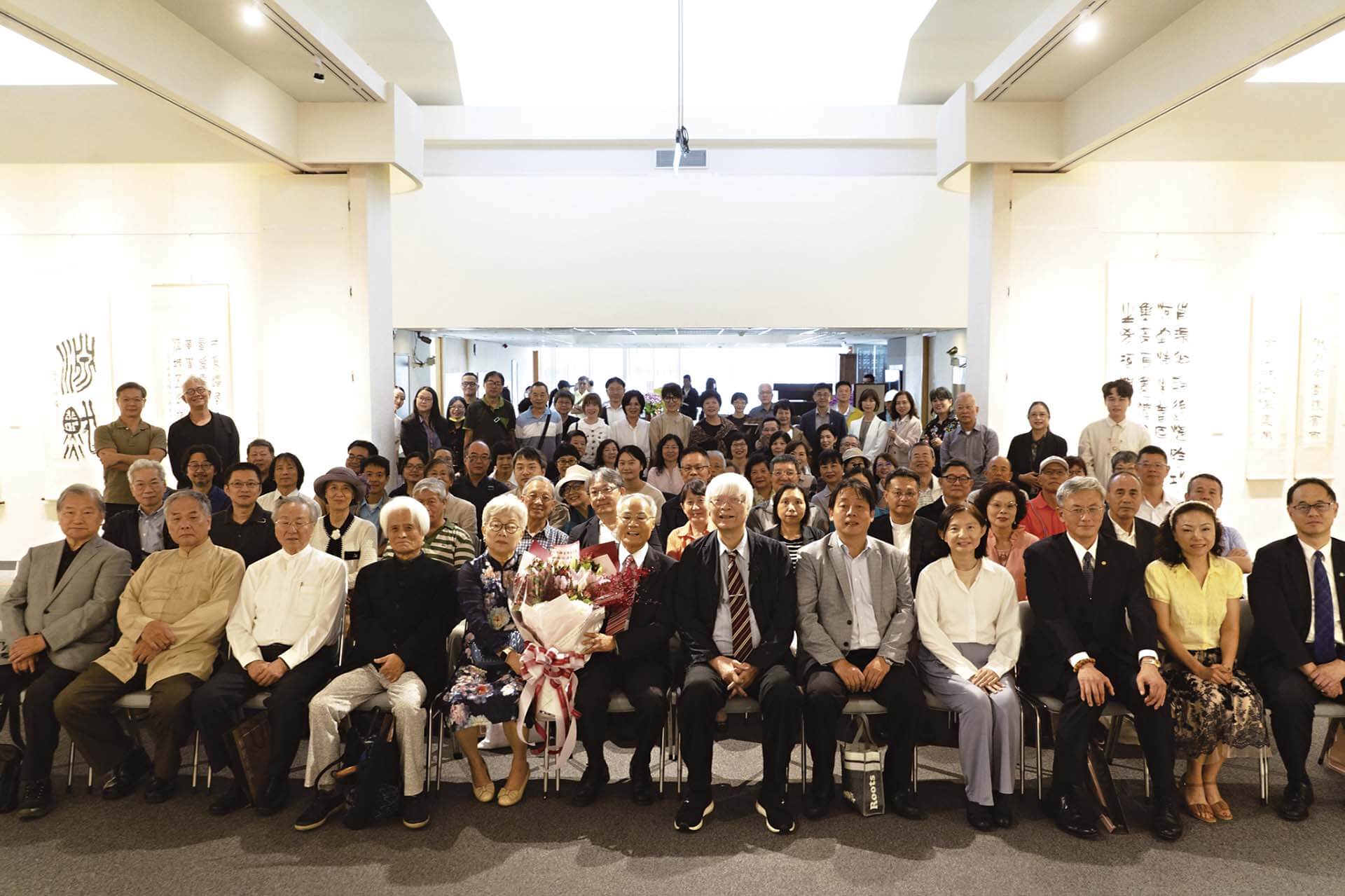 華岡博物館「輝映華岡─何崇輝先生捐贈展」10月8日開幕式齊聚各界貴賓好友百餘人，見證藝壇美事。