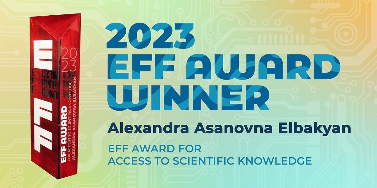 創立Sci-Hub的哈薩克籍電腦工程師亞歷珊卓．艾爾巴金（Alexandra Elbakyan），在2023年獲得電子前哨基金會（Electronic Frontier Foundation）頒發「科學知識取用獎」。