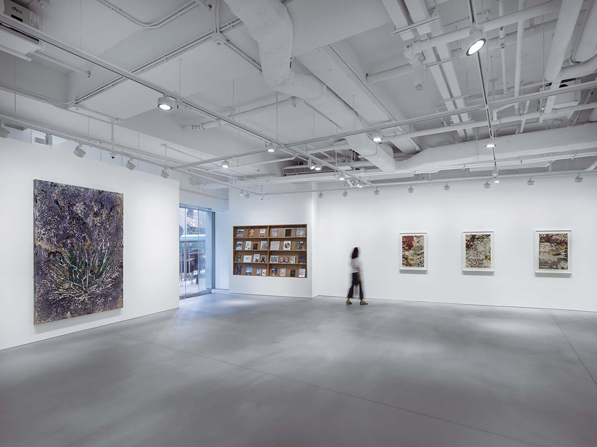豪瑟沃斯香港「馬克．布拉德福特：異域奇珍」展覽現場。（豪瑟沃斯提供）
