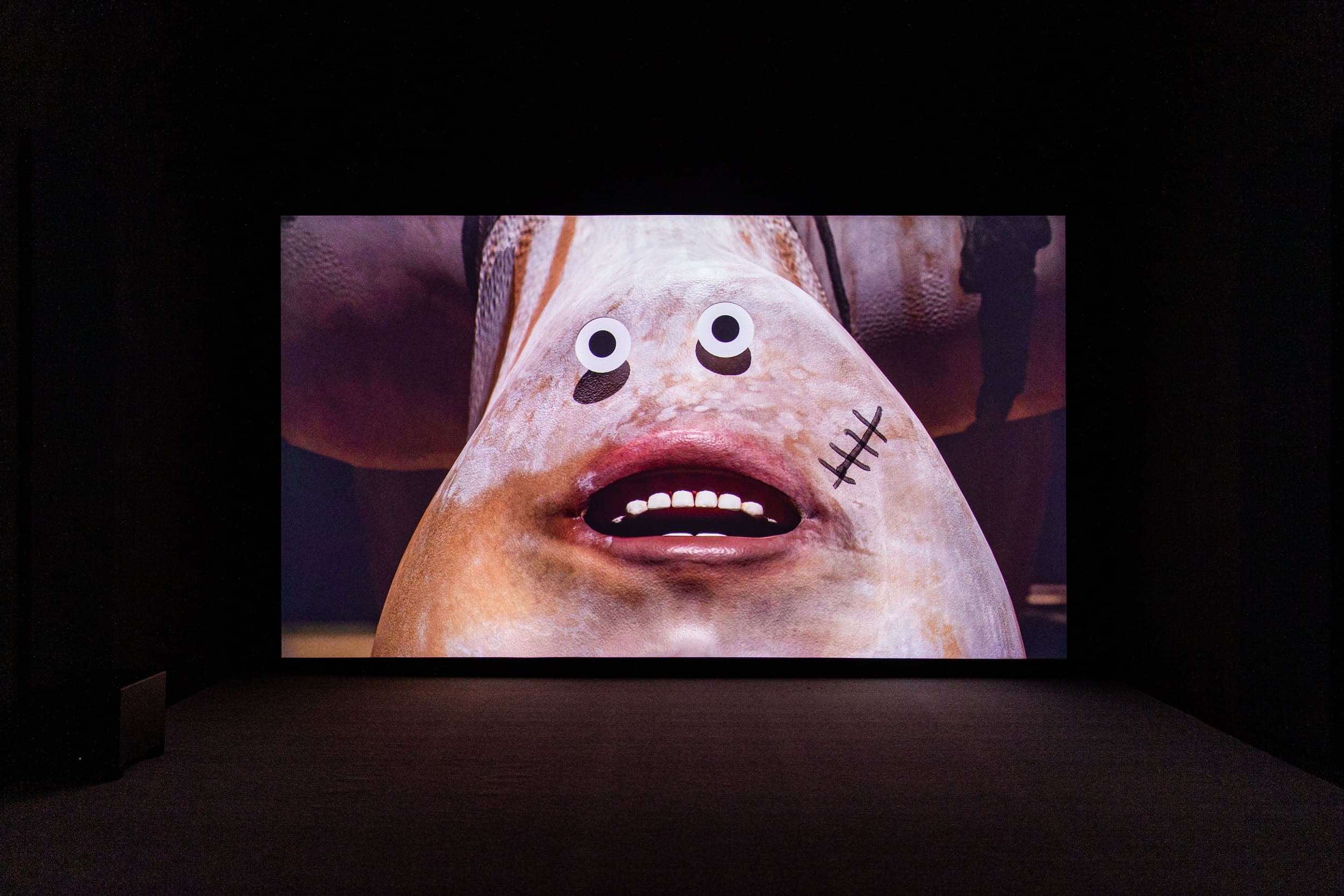 2023台北雙年展「小世界」，李亦凡作品《難忘的形狀》之展出現場。圖像由臺北市立美術館提供。