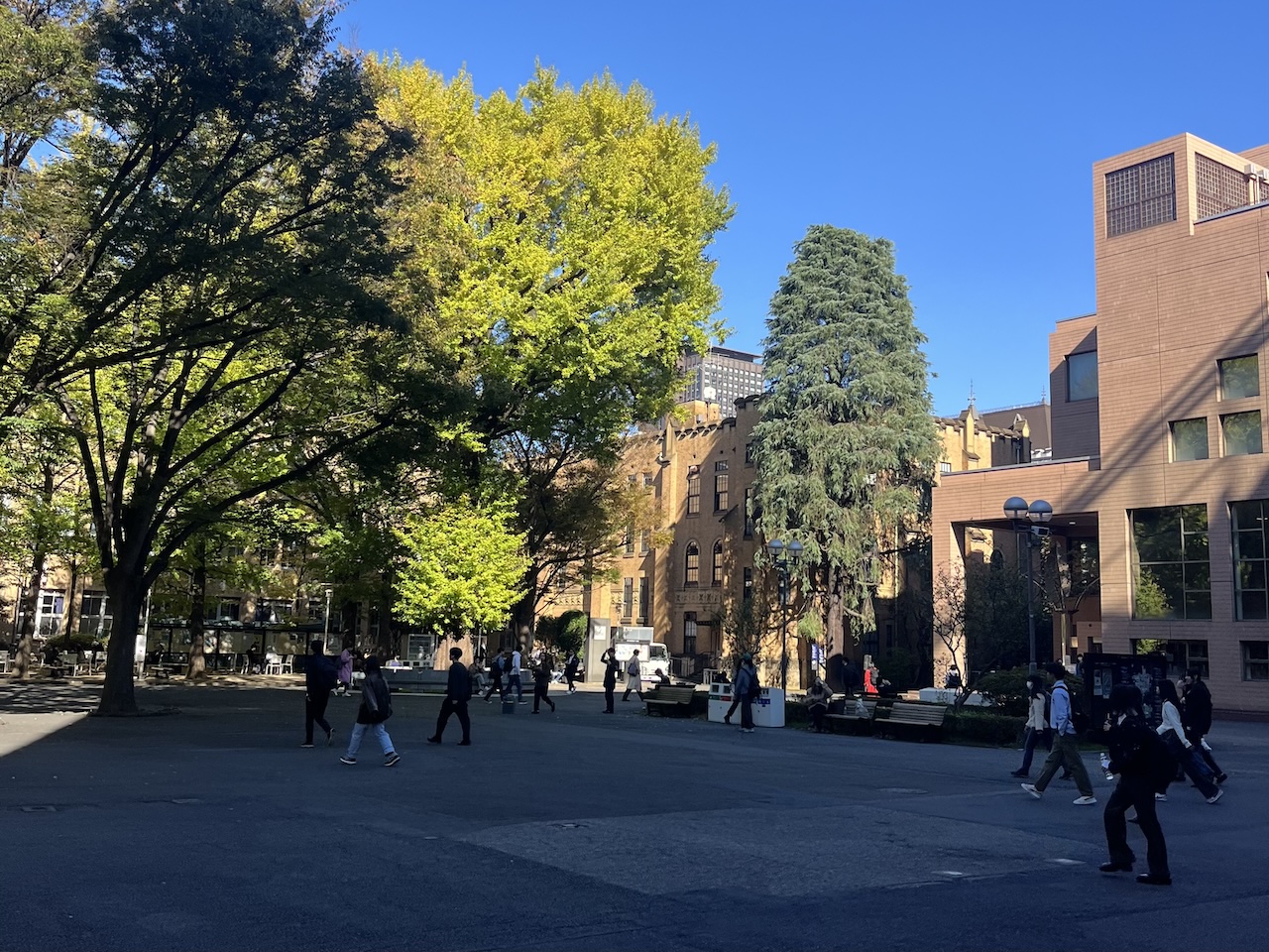 2024東京藝術周(AWT)於慶應義塾大學中舉行今年的AWT Talk講座。(攝影/章郡榕)