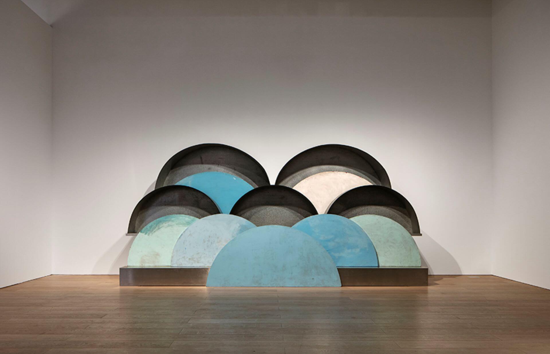 路易絲・布爾喬亞《Cloud and Caverns》，1982-1989。（攝影／Kenta Hasegawa，© The Easton Foundation/Licensed by JASPAR, Tokyo, and VAGA at…