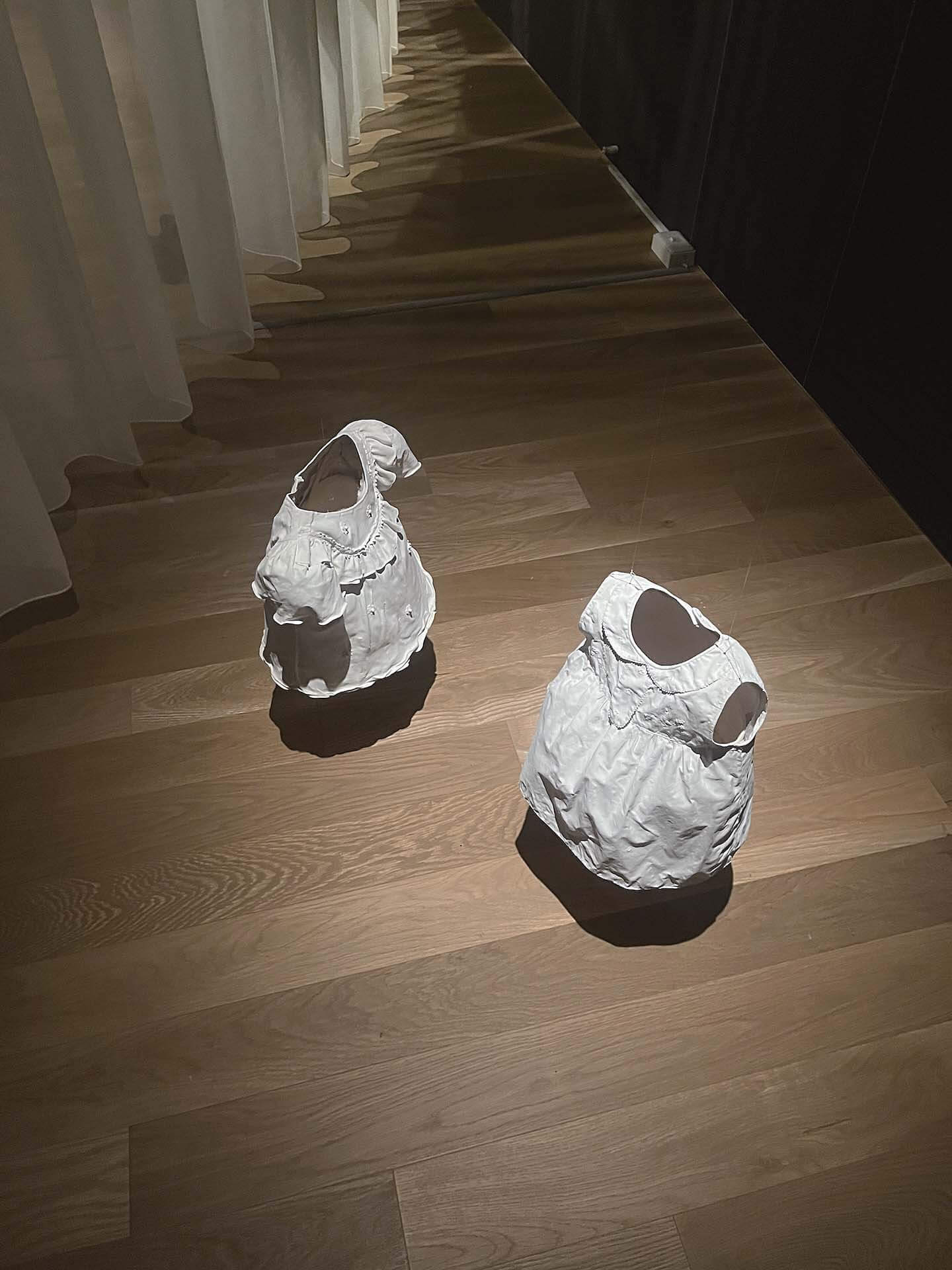 新加坡藝術家王良吟《消失》於高美館「珍珠」展覽現場。（陳思宇提供）