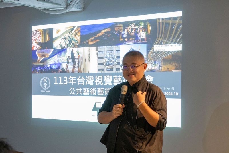 侯力瑋說，先從對的機構、對的案子出手提案，是藝術家們保護自己的首要方法。圖為台灣電力公司公共藝術課課長侯力瑋。（視盟提供）