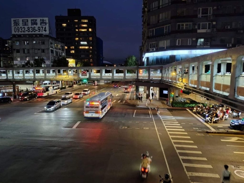 【蕭文杰專欄】和平天橋不具文化資產價值嗎？拆了就解決交通問題嗎？