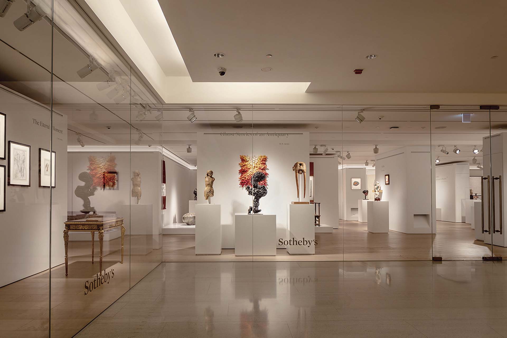 位於香港中環置地遮打的蘇富比旗艦藝廊一樓為Sotheby’s Salon精品概念店。(蘇富比提供)