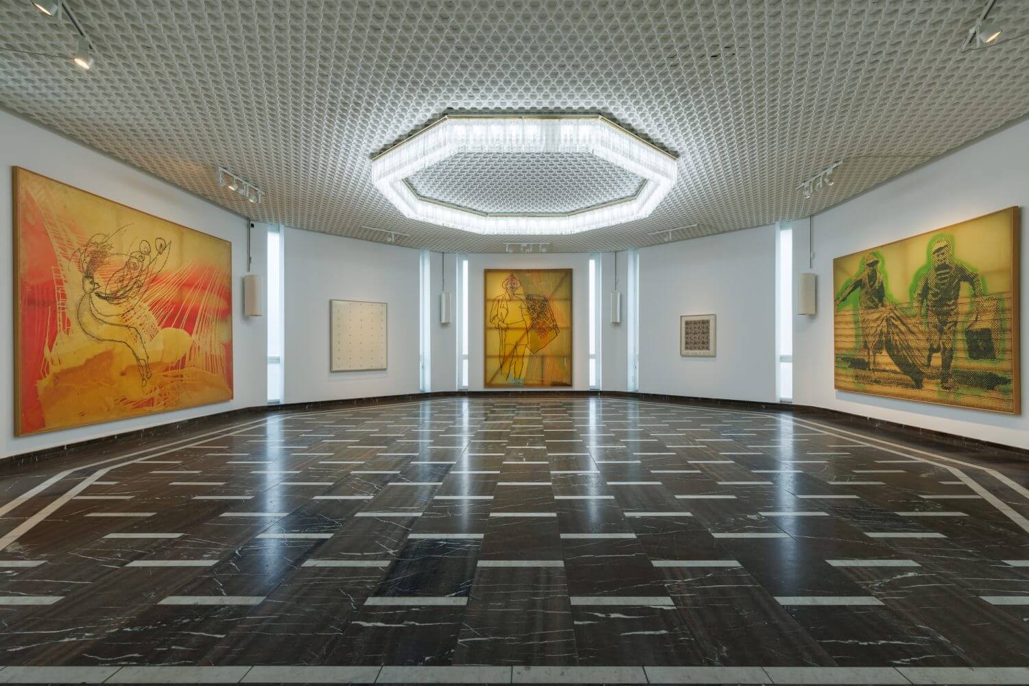 柏林辛克爾館舉辦西格瑪爾．波爾克回顧展「The Native Forest Floor. Higher Powers Command: Show Polke!」。（圖片來源：Pavillon Schinkel）