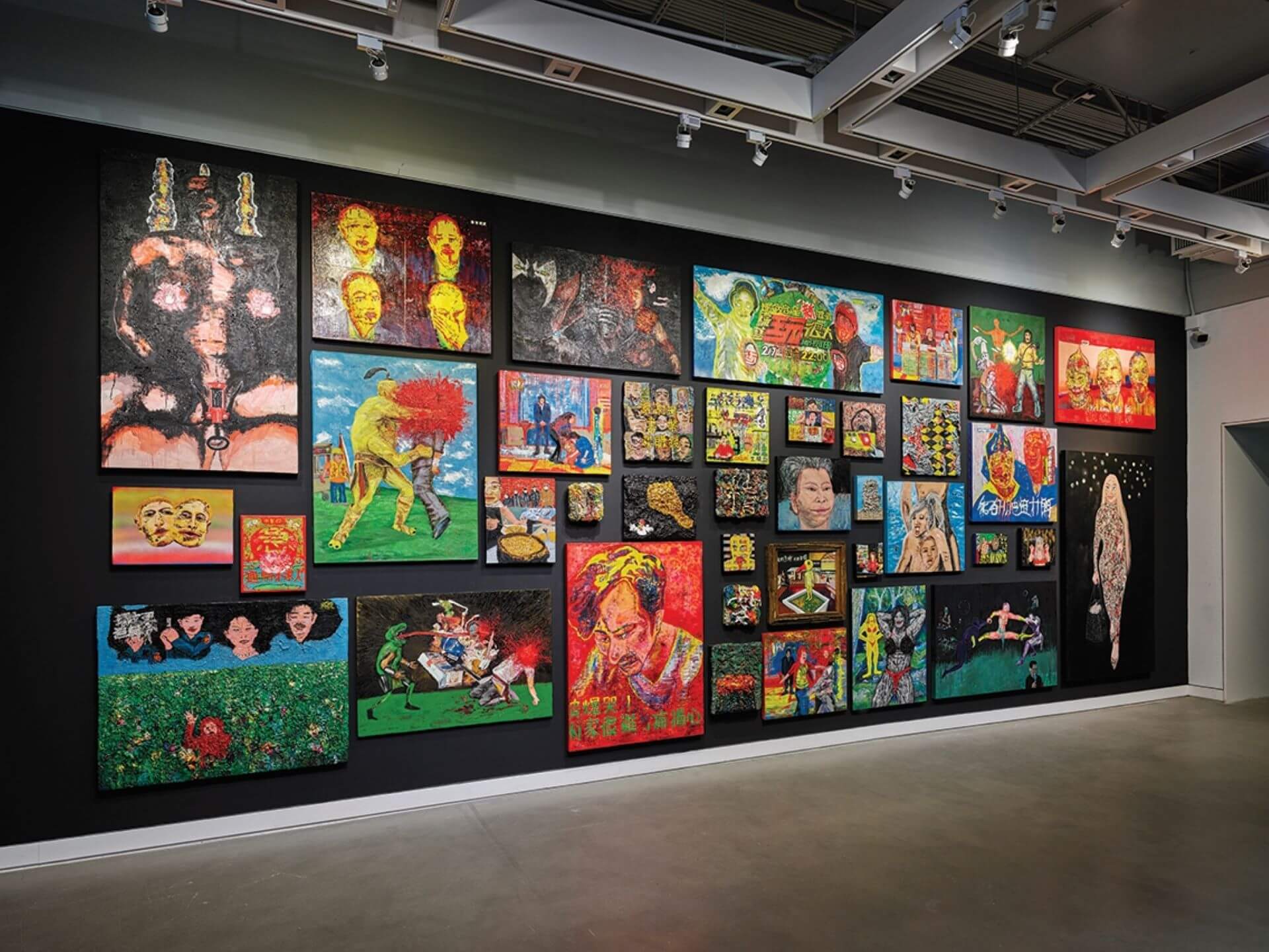 「2025高雄獎」首獎得主林弈軒作品《快樂核世界公司》。（攝影／Studio Millspace，高雄市立美術館提供）