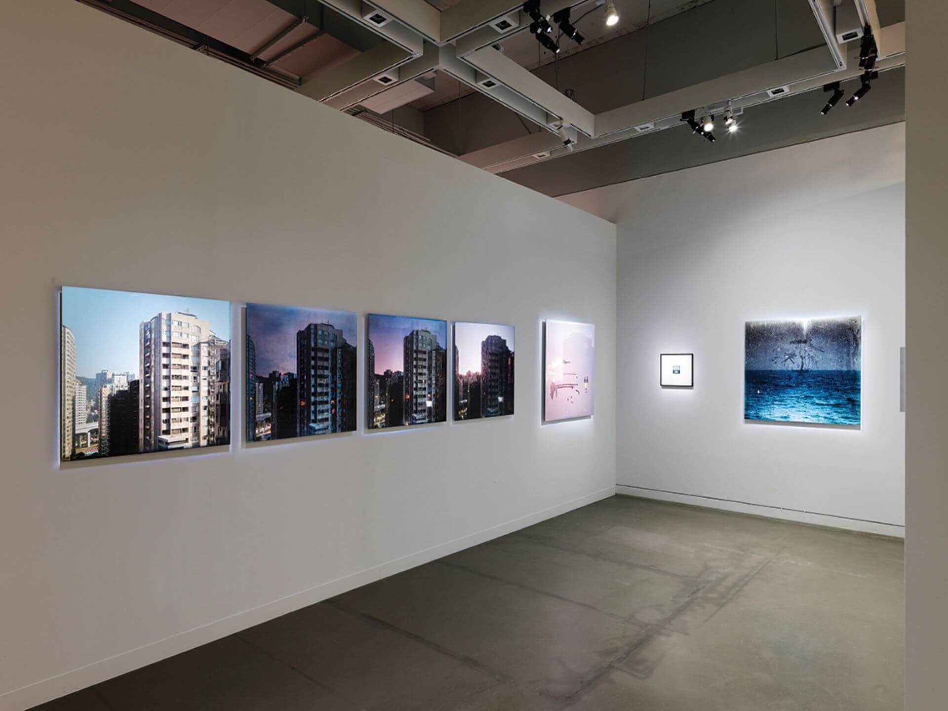 「2025高雄獎」首獎得主王仲平作品《平面的深度》。（攝影／Studio Millspace，高雄市立美術館提供）