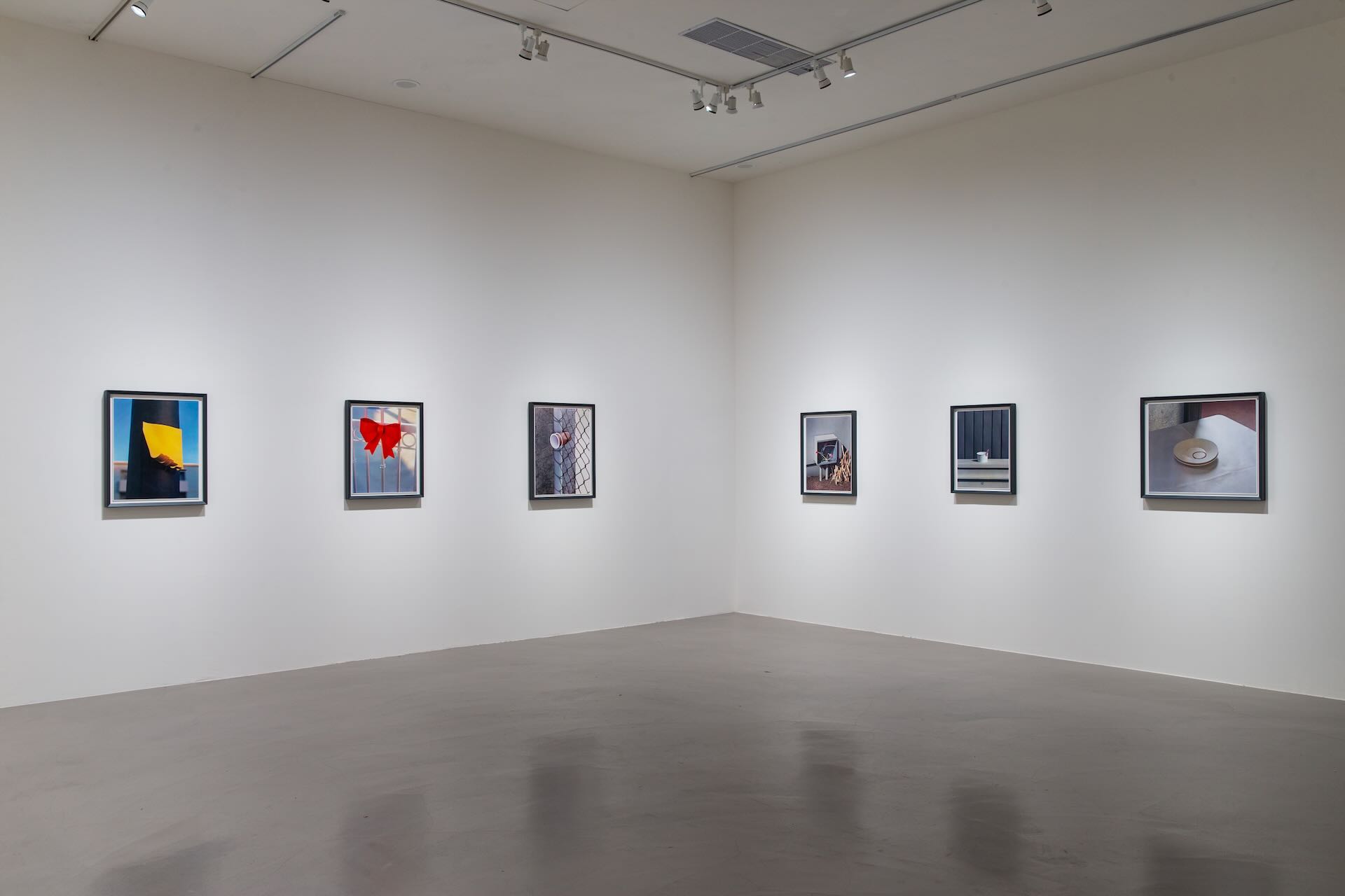 圖為「托瑪斯．德曼：歷史的結舌」展場「日常」系列作品。圖像由臺北市立美術館提供。