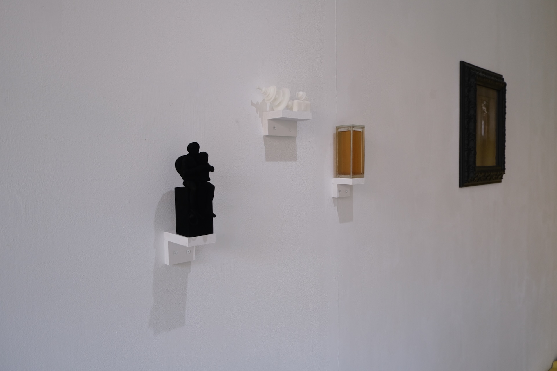 陳俊宇的作品《不演了_REDUNDANT》於絕對空間展出一景。（陳俊宇提供）