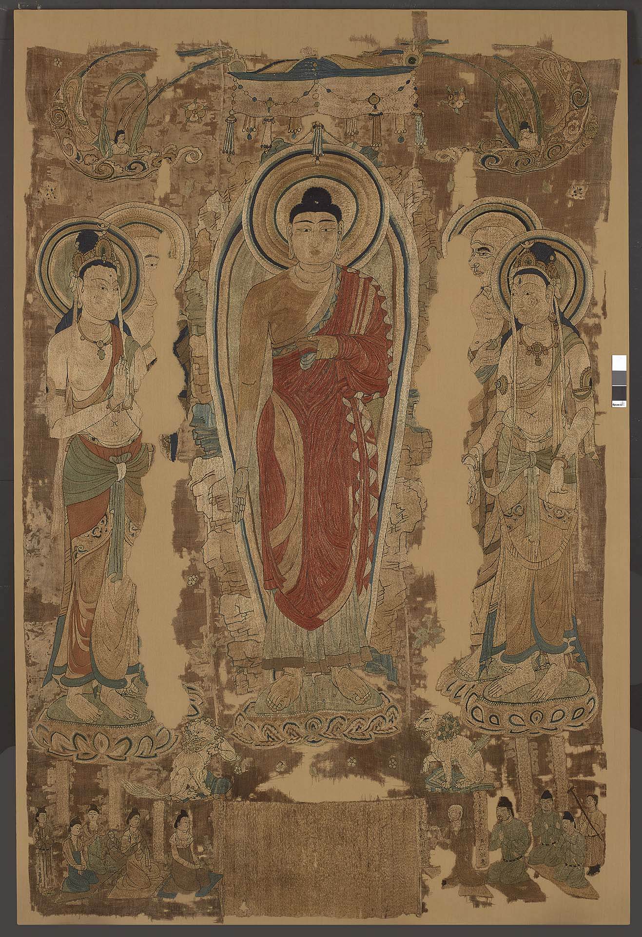 圖6 約8世紀〈涼州瑞像圖〉刺繡，中國敦煌莫高窟藏經洞發現，大英博物館藏。© Trustees of the British Museum