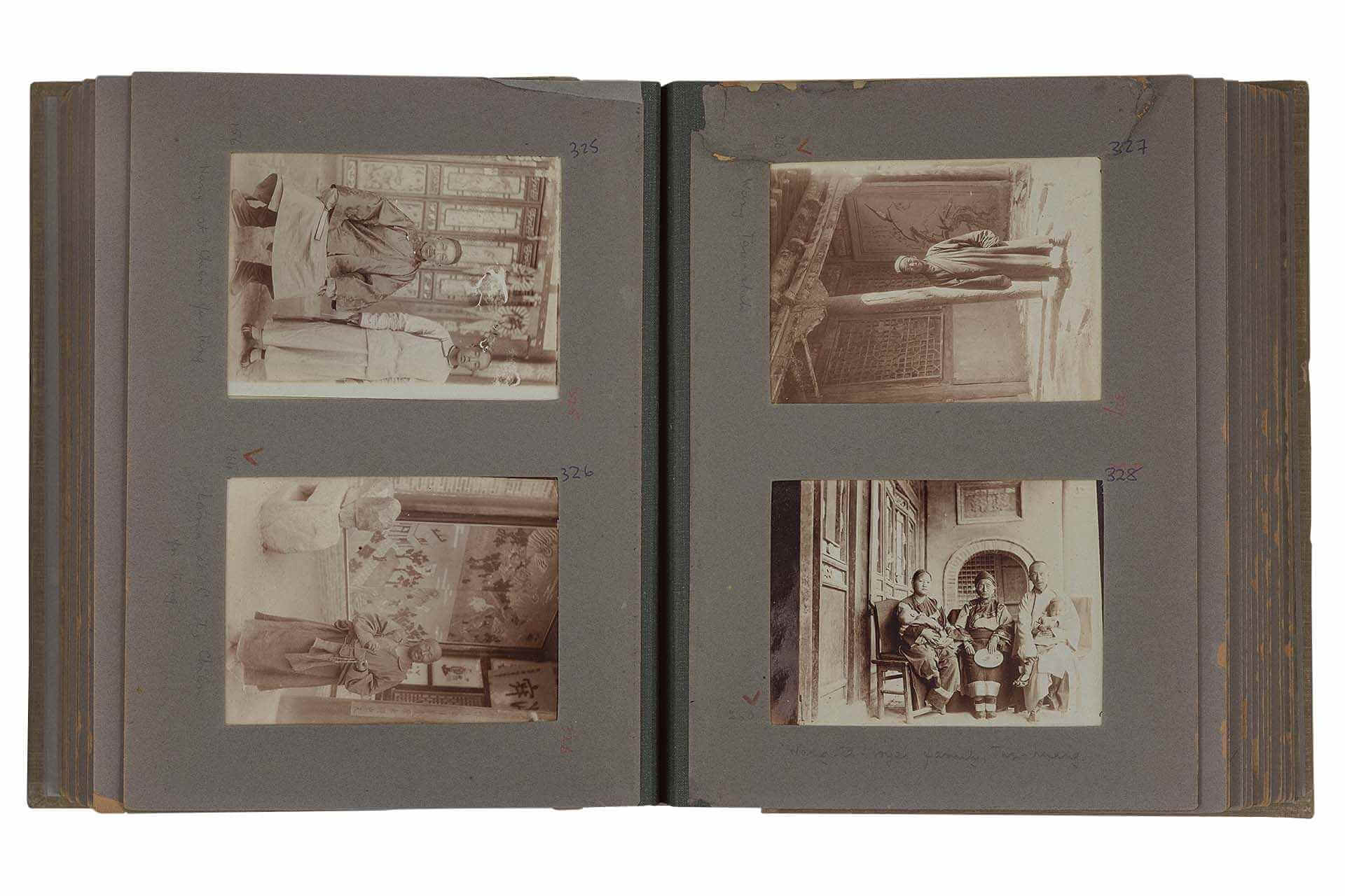 圖2 1907年6月《斯坦因敦煌相簿冊》，大英博物館藏（編號Photo 392/26）。©British Library Board