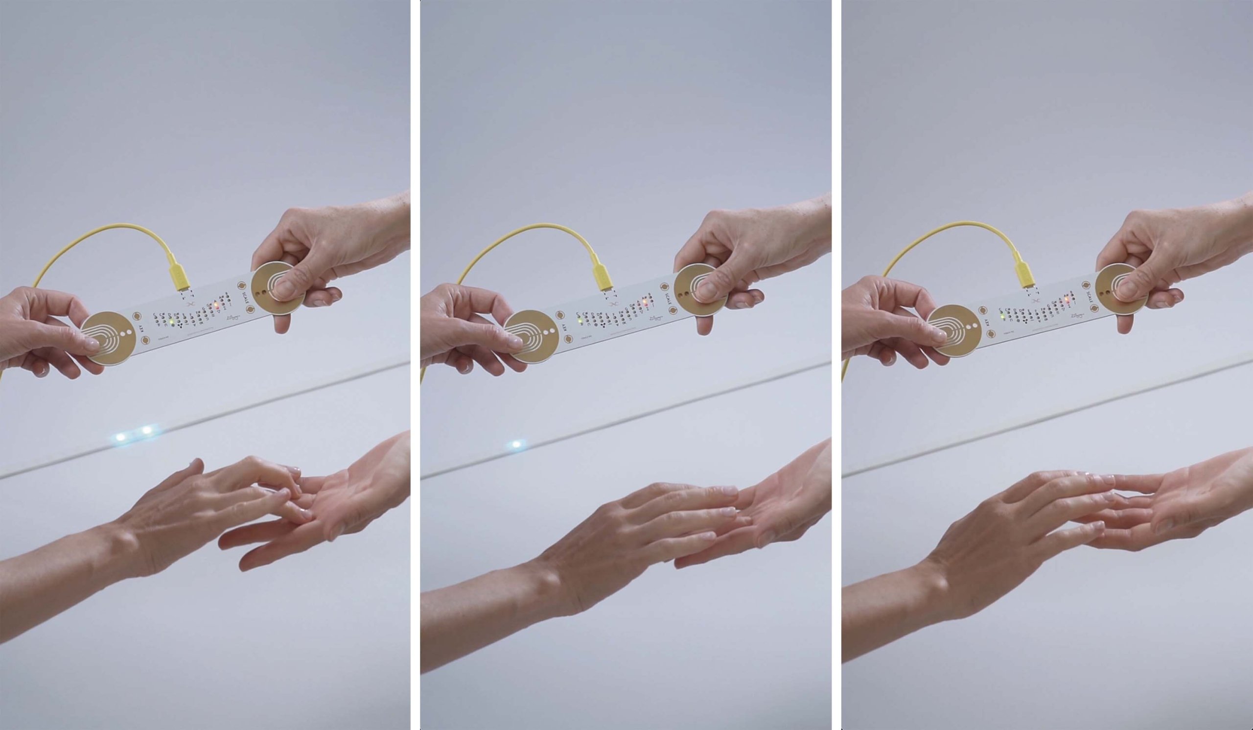 「Can Touch This」透過簡單的觸碰，結合人類的好奇與音樂的創作。該計畫使日常或出人意料的物品成為創意探索的媒介，結合導電材料和智能紡織品，創造出獨特的樂器。圖為「Can Touch This」計畫中使用「Playtronica」…