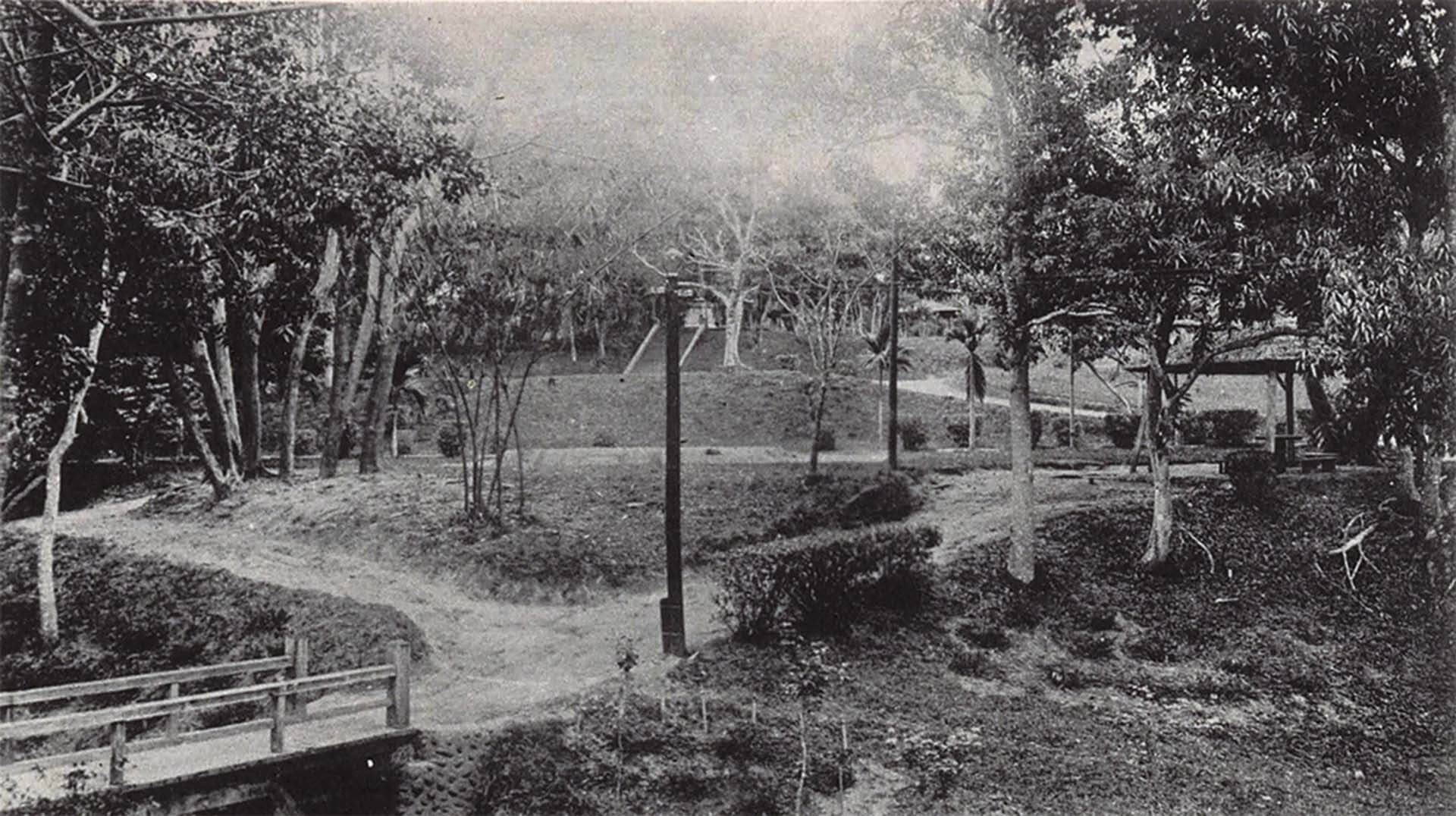 圖為1930年代的嘉義公園一景,圖片取自《嘉義要覽》。(Public Domain)