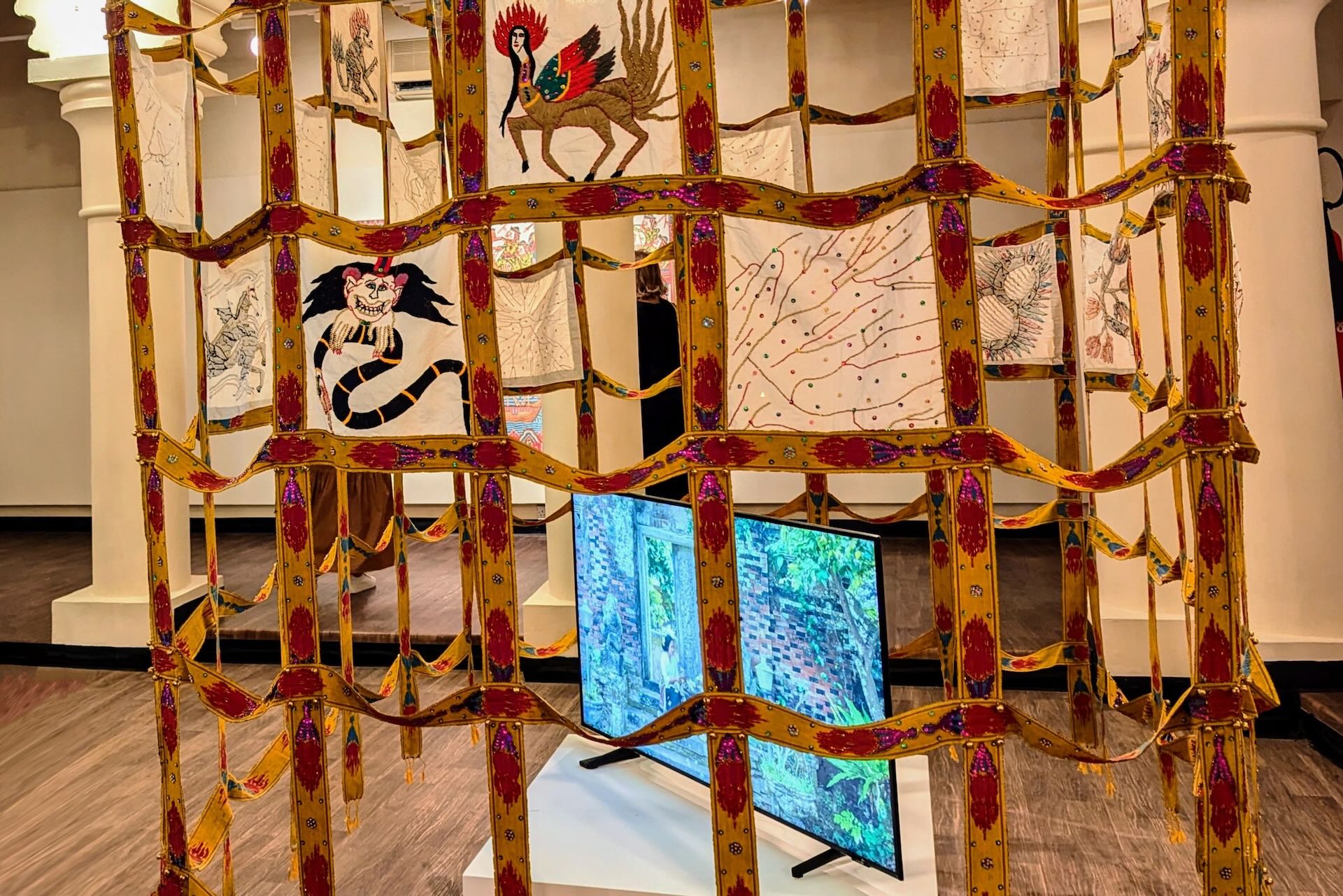 印尼藝術家Citra Sasmita的作品《Timur Merah 計畫VIII》，2022。攝影：呂瑋倫