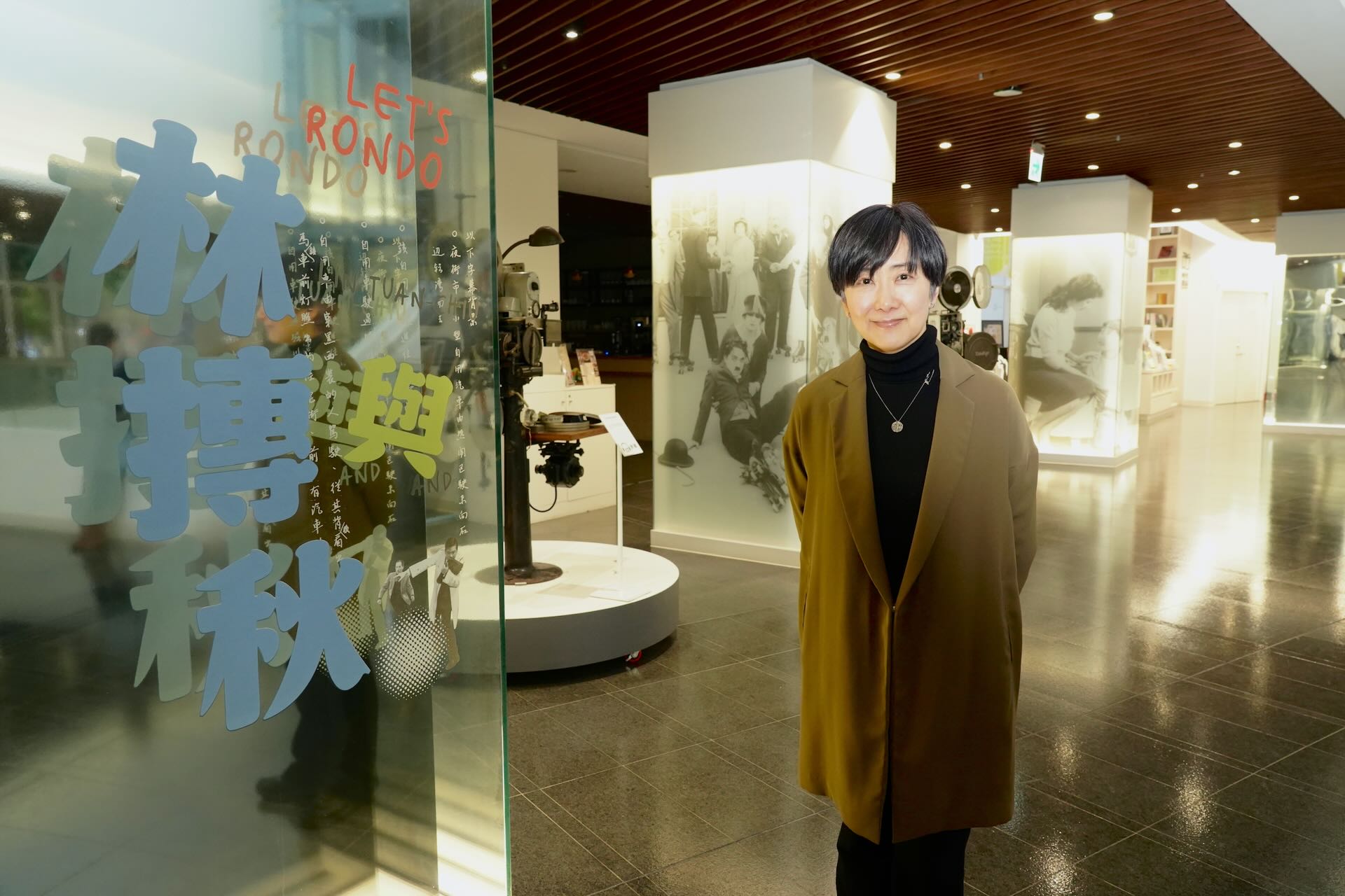 三澤真美惠認為,透過研究台灣史,不僅能加深自己對日本殖民地的理解,也能將這些研究成果介紹給日本讀者,這對她而言是很有意義的。圖為策展人三澤真美惠。(國家影視聽中心提供)