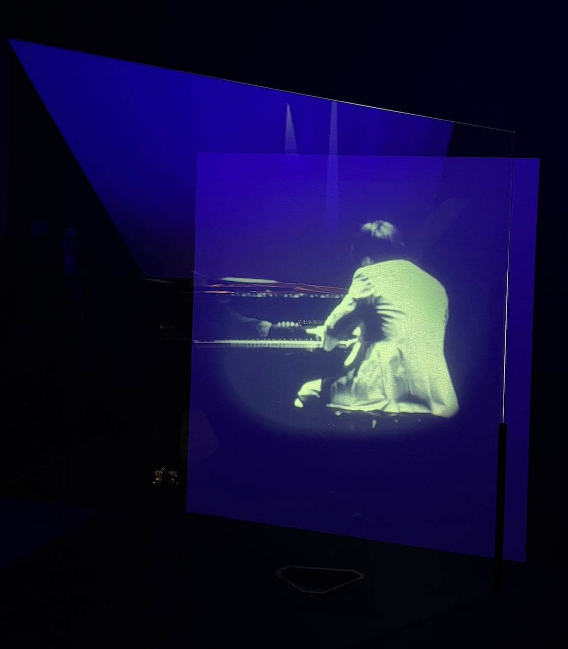 坂本龍一、岩井俊雄，《Music Plays Images X Images Play Music》，1996–1997／2024。（攝影／鄭禹彤）