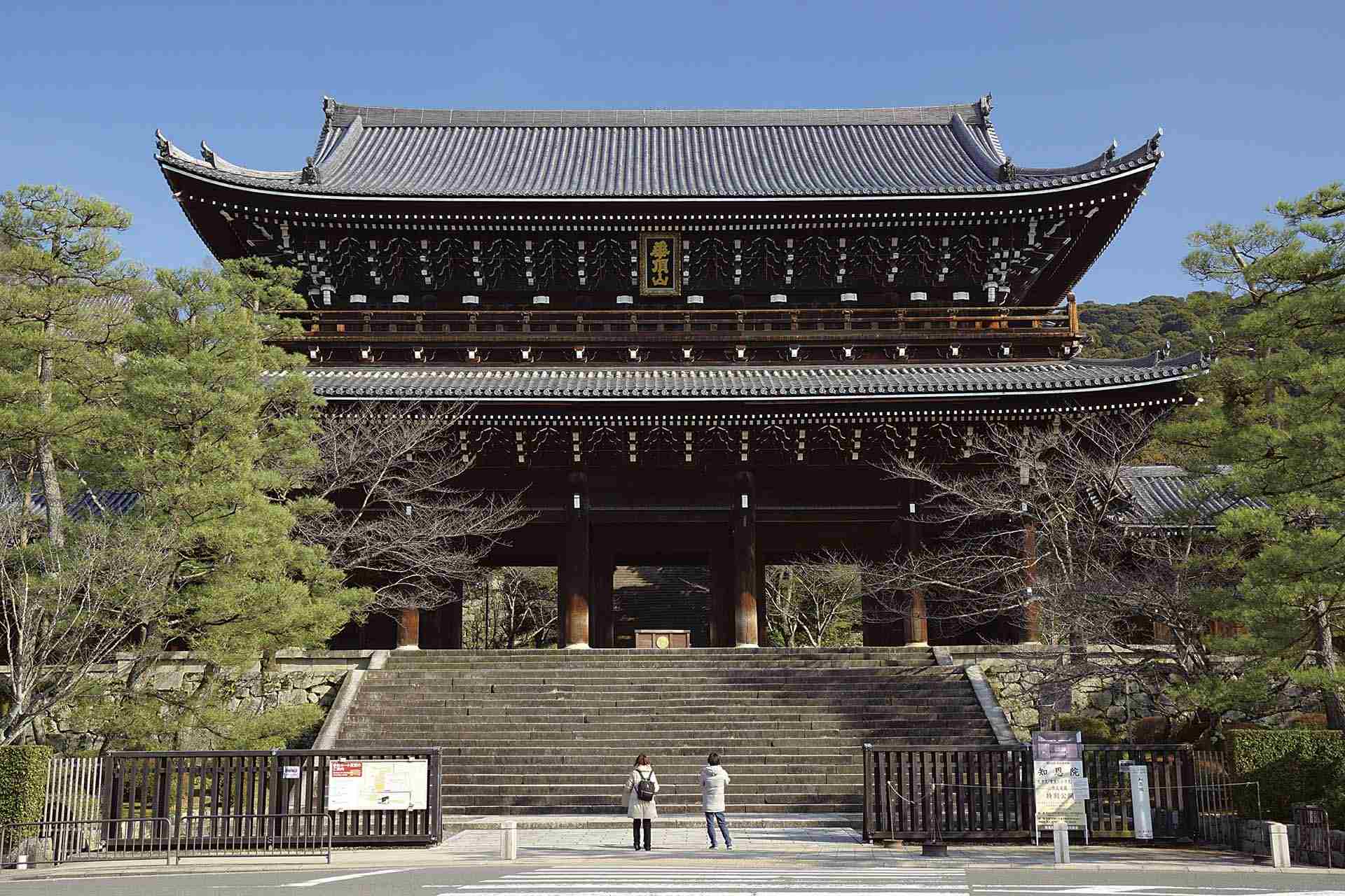 知恩院三門。圖取自Wikimedia Commons。©663highland