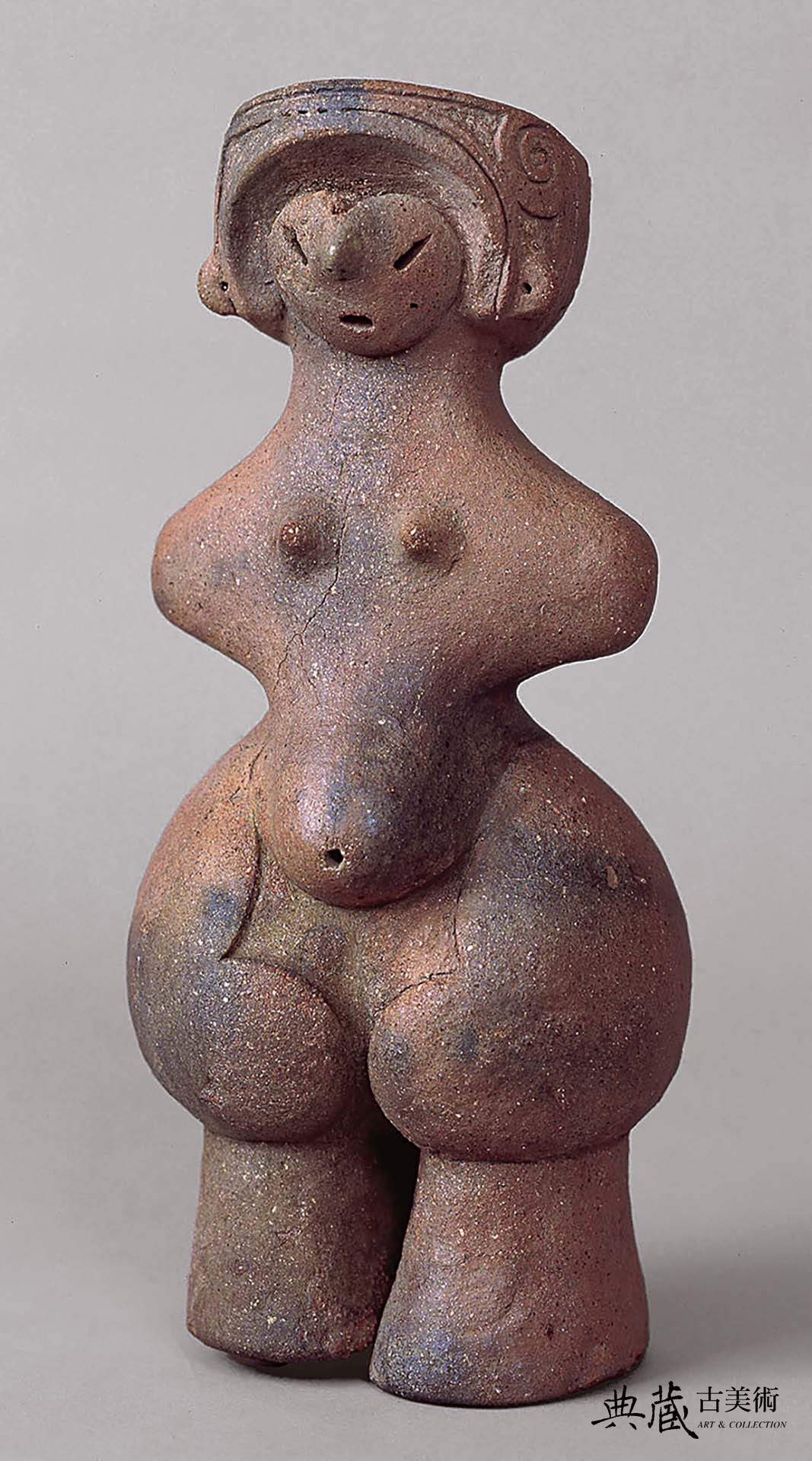 圖6 國寶 繩文時代中期約5400至4500年前〈土偶〉，茅野市尖石繩文考古館藏，大阪市立美術館「日本國寶展」展件（展覽專文見《典藏．古美術》391期頁42）。圖／茅野市尖石繩文考古館，5月20日至6月8日展出。