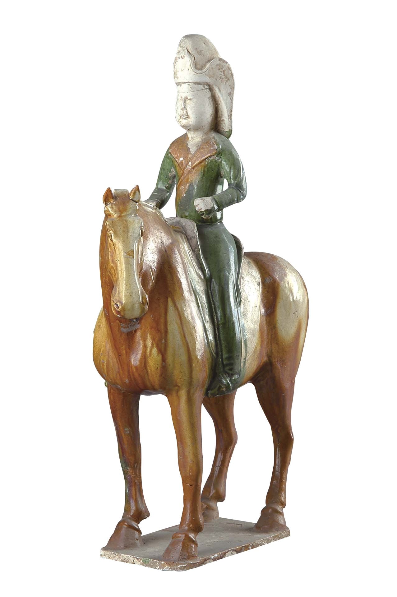 唐〈三彩騎馬女俑〉,高42公分,寬35公分,洛陽博物館藏。