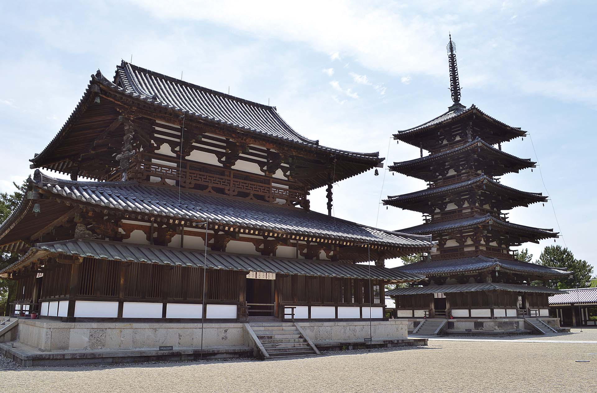 法隆寺金堂與五重塔。圖取自Wikimedia Commons。©Saigen Jiro