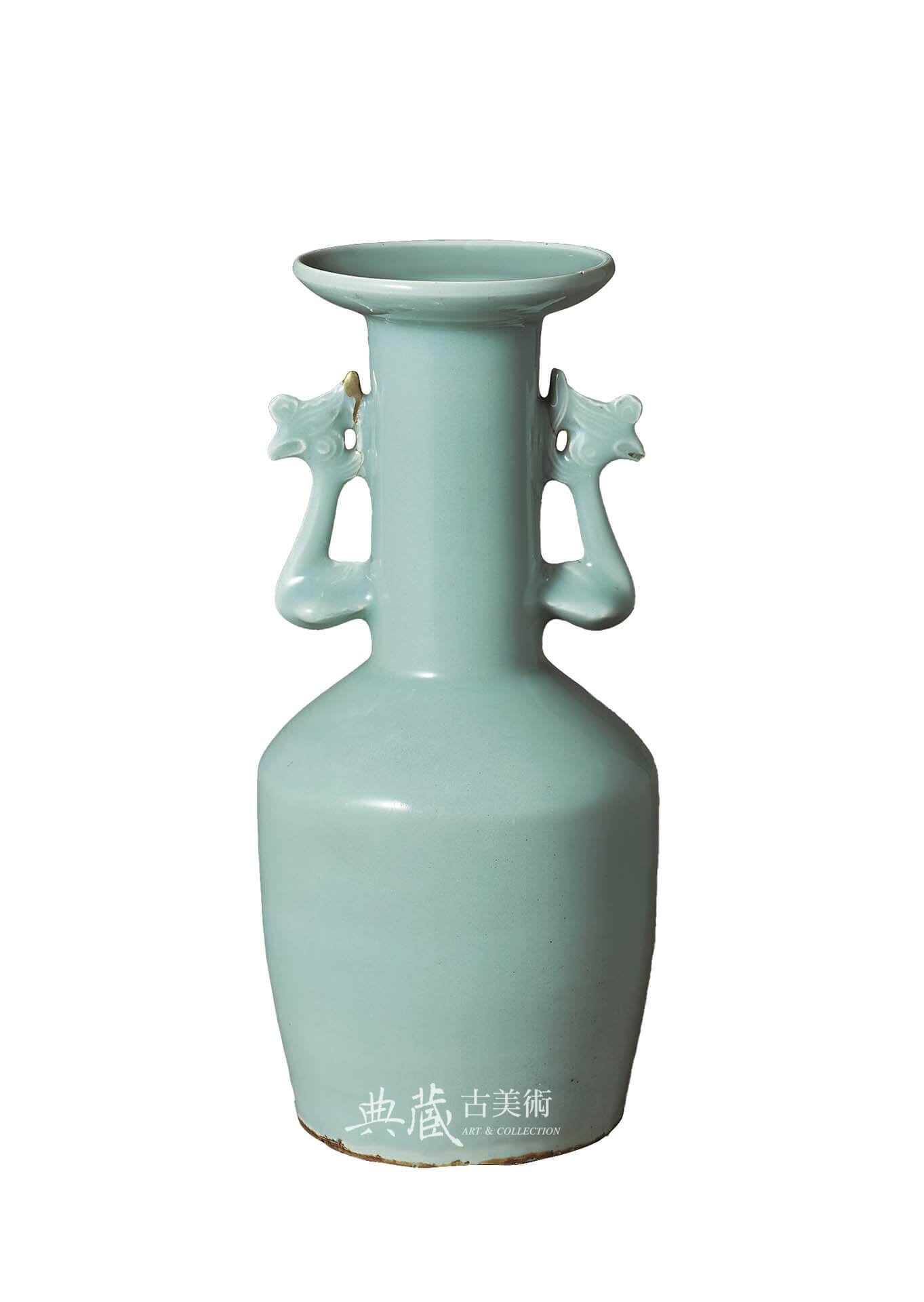 圖15 國寶 南宋時代13世紀〈青磁鳳凰耳花生 銘萬聲〉，大阪泉久保惣記念美術館藏。5月20日至6月15日展出。