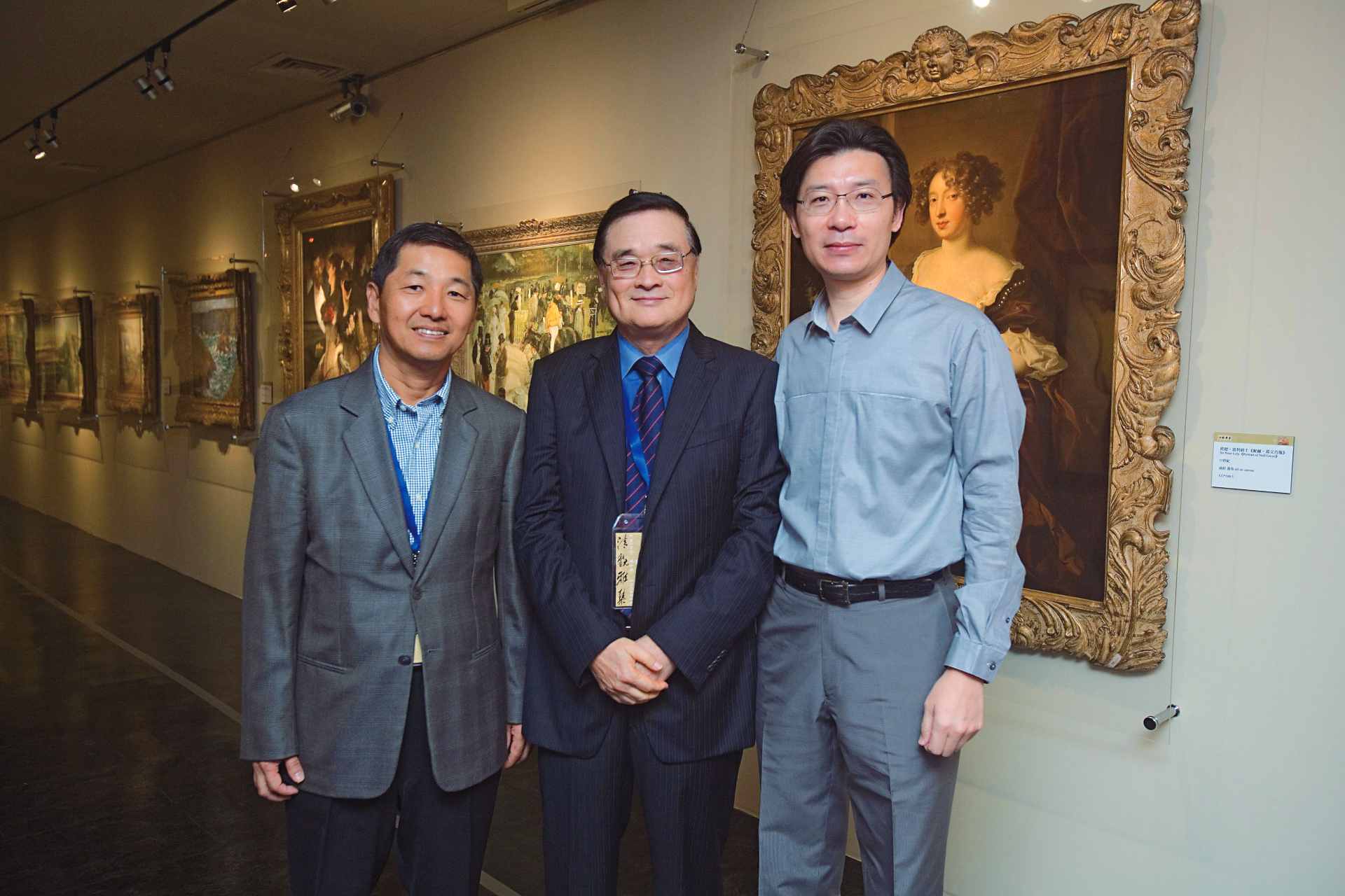 清翫雅集理事長潘文華，於任內引入五位新會員，都在現當代藝術有豐美的收藏。潘文華（中）身旁，即為本屆入會的詹忠志（左）與呂學圖（右）。（攝影／陳永錚）
