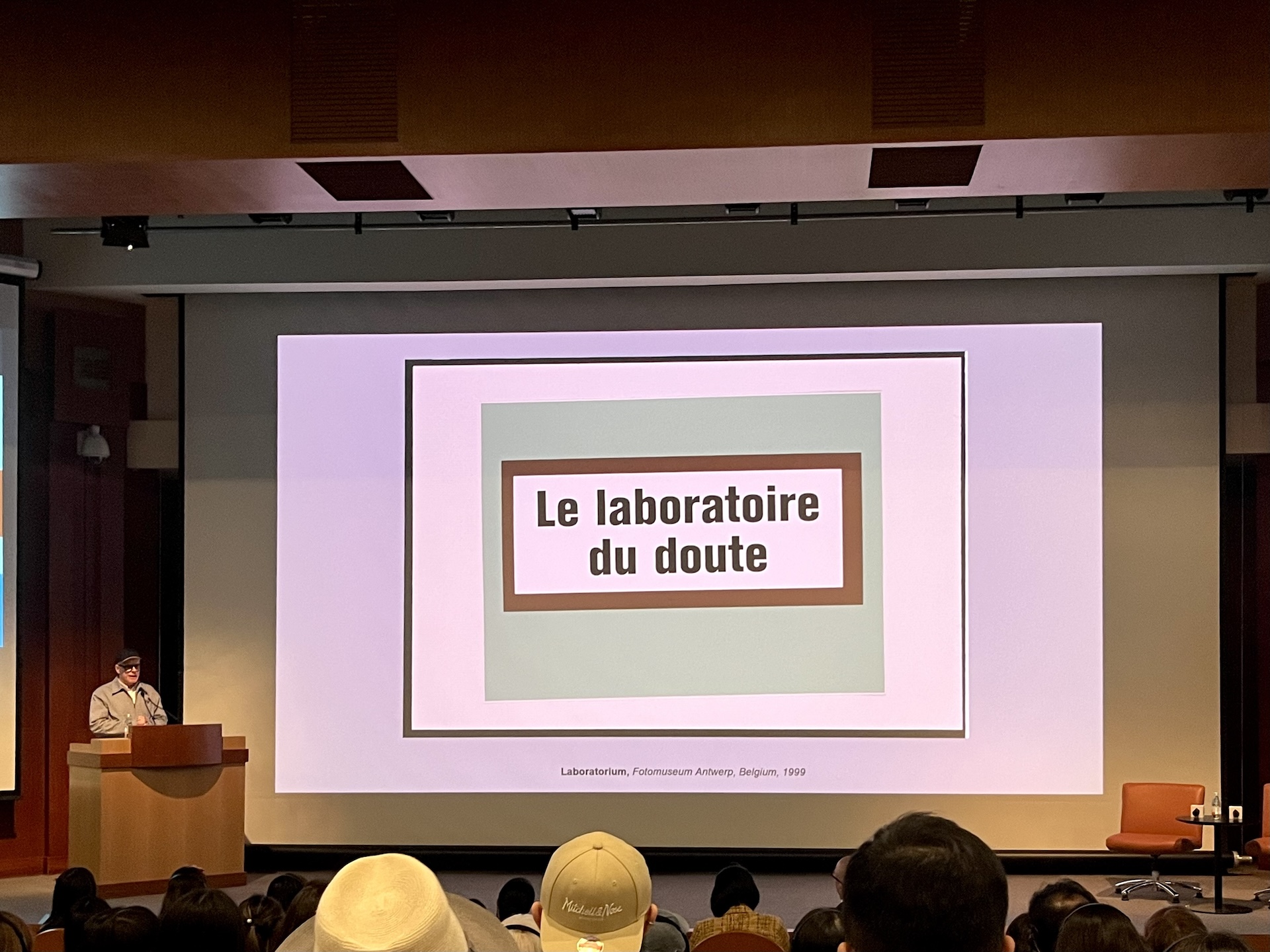 在「實驗室」（Laboratorium）中，奧布裡斯特探索了展覽也可以是一種實驗室的策展概念。（攝影／章郡榕）
