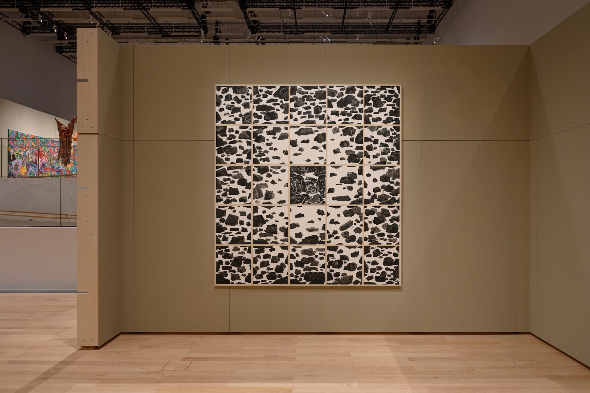 李義弘 〈石頭物語IV〉，2014，新北市美術館典藏。（新美館提供，攝影：王世邦。）