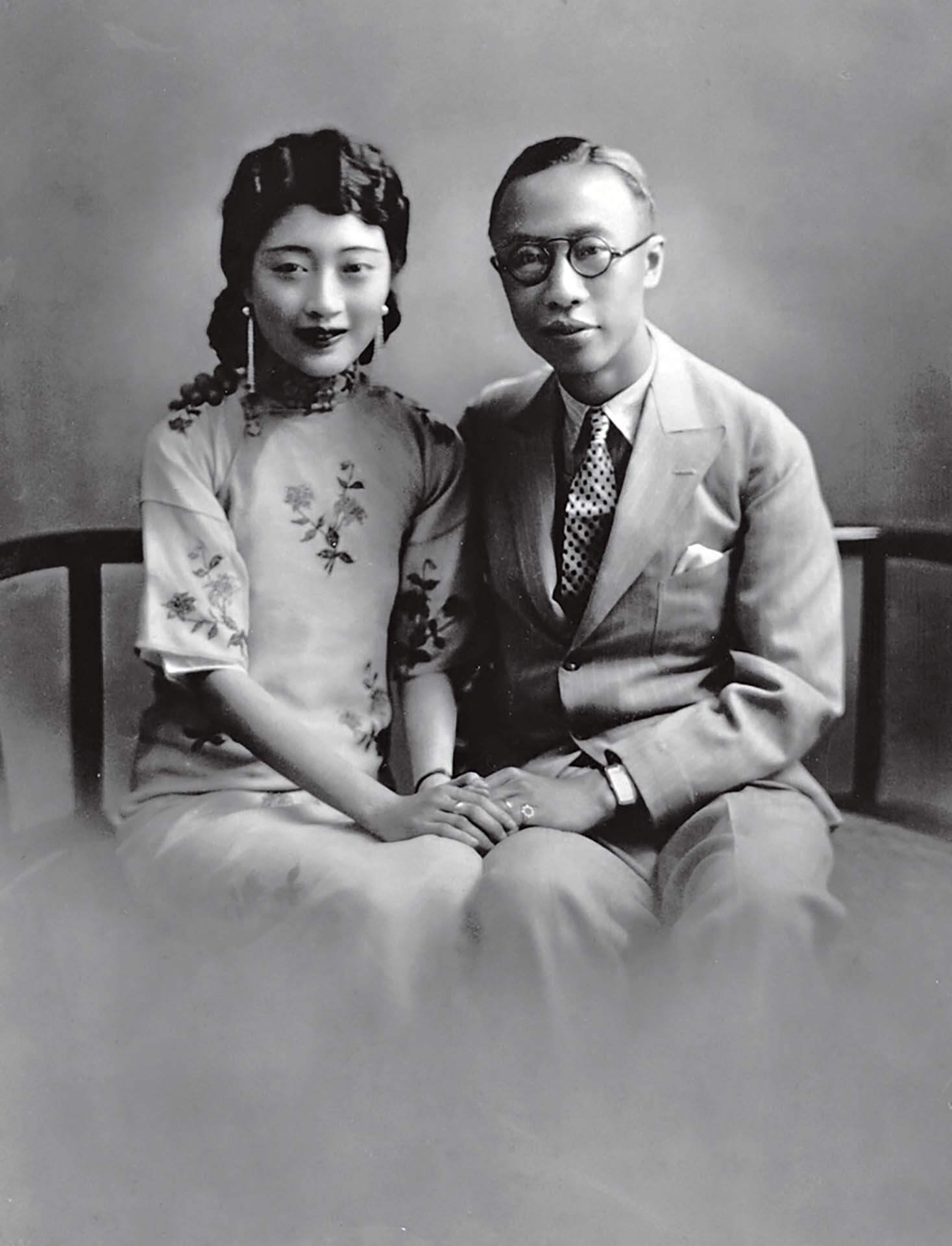 圖10 溥儀與婉容合照。圖取自Wikimedia Commons。