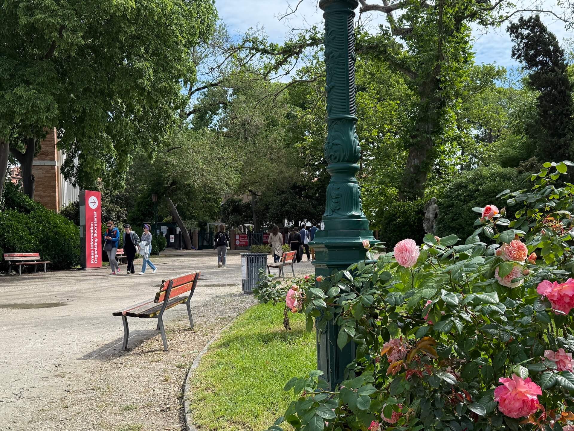 綠園城堡（Giardini）展區入口花園。（攝影／朱佑霖）
